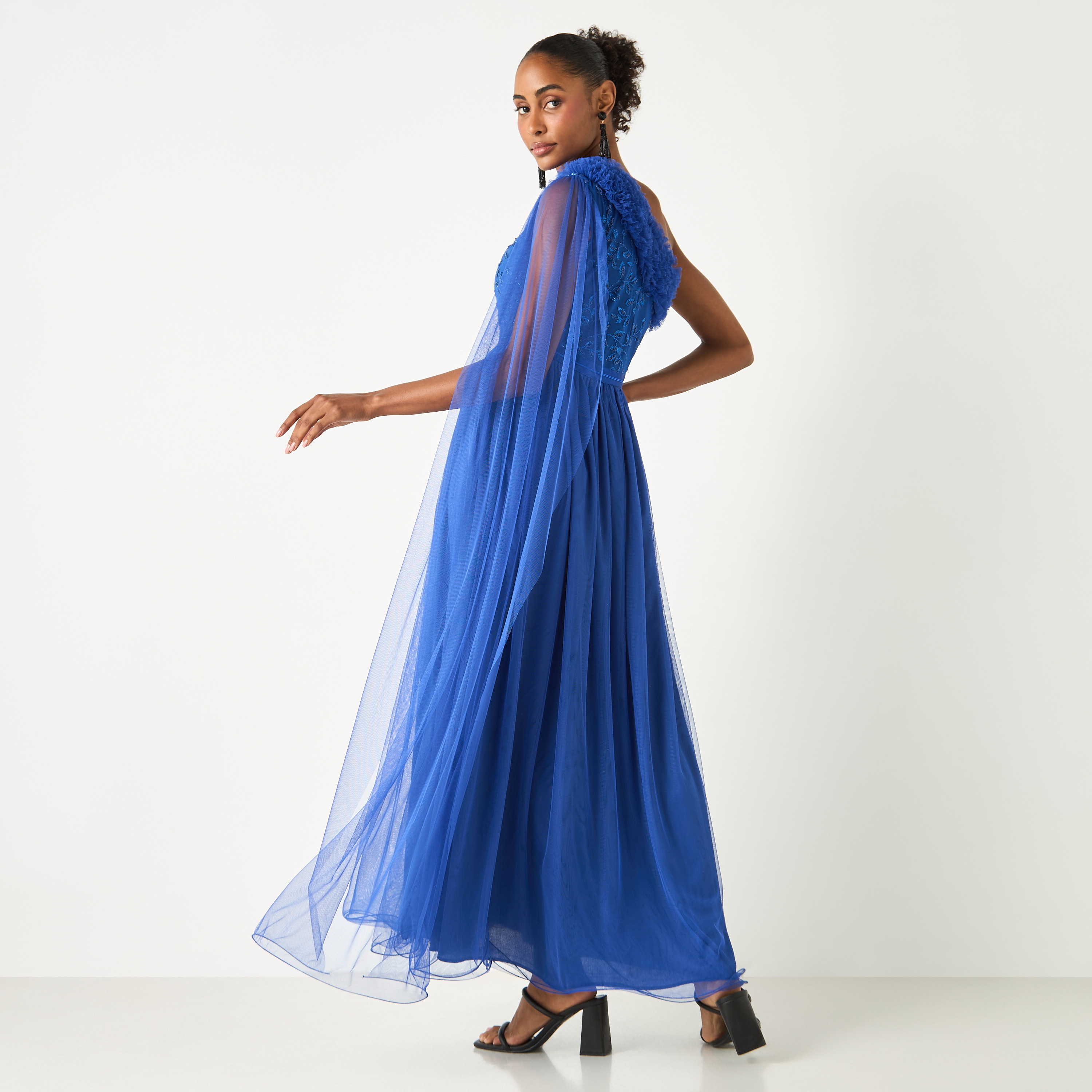 فستان بكتف واحد مزيّن بتفاصيل كشكش من جولدن أبل-women-clothing-dresses-image-9
