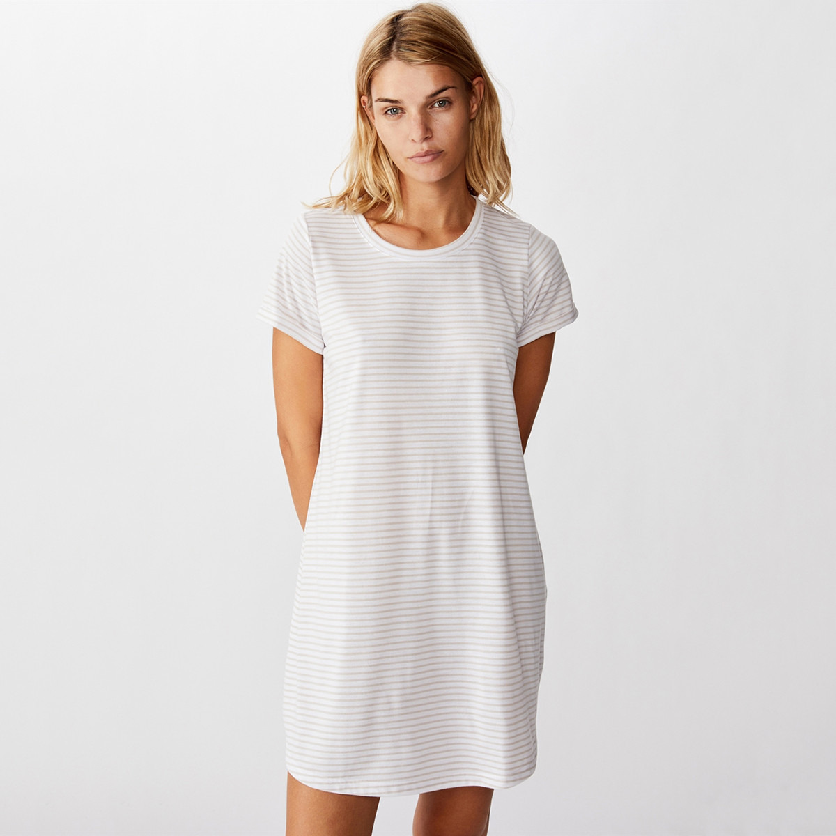 فستان تيشيرت قصير مخطّط بياقة مستديرة وأكمام قصيرة من كوتون أون-women-clothing-dresses-image-1