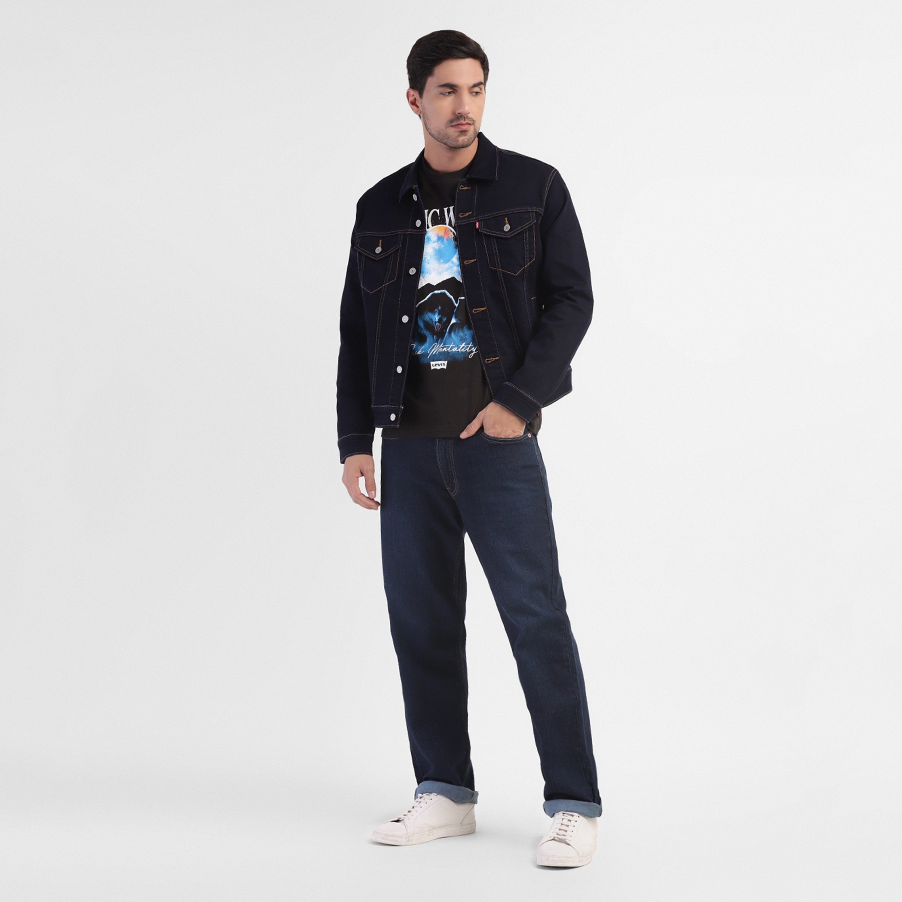 دينيم جاكيت ذو تراكر من ليفايز سادة-men-clothing-jacketsandblazers-jackets-image-2