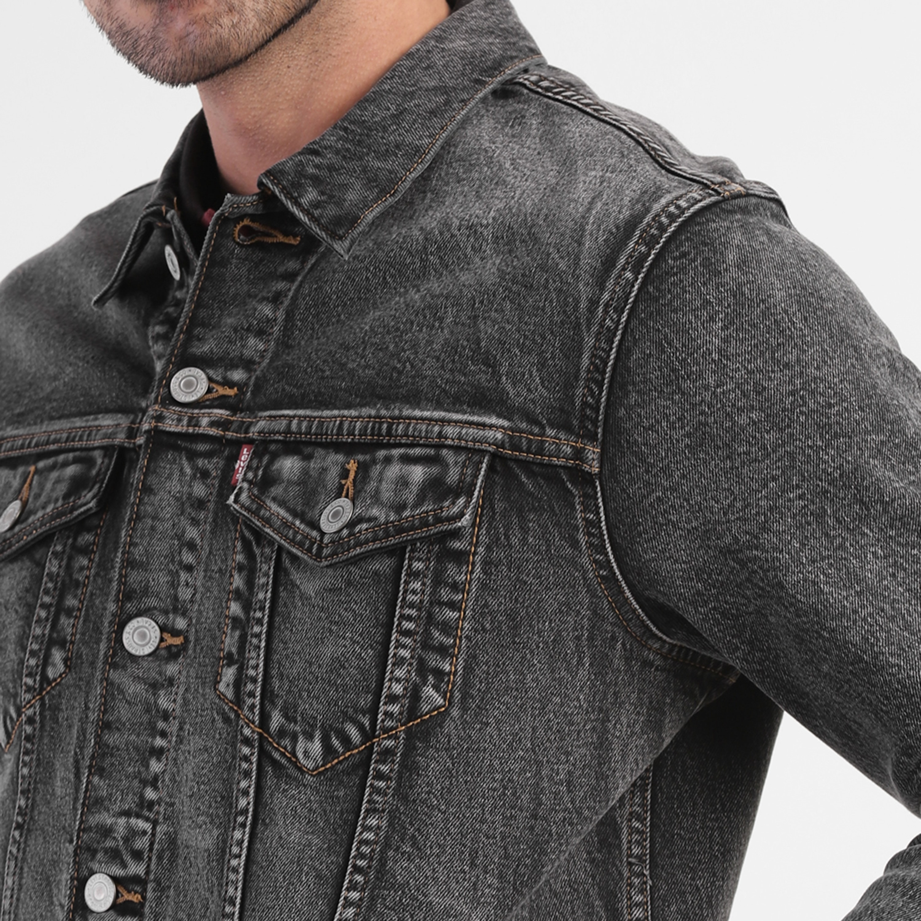 Levi's Plain Denim Trucker Jacket-men-clothing-jacketsandblazers-jackets-image-3