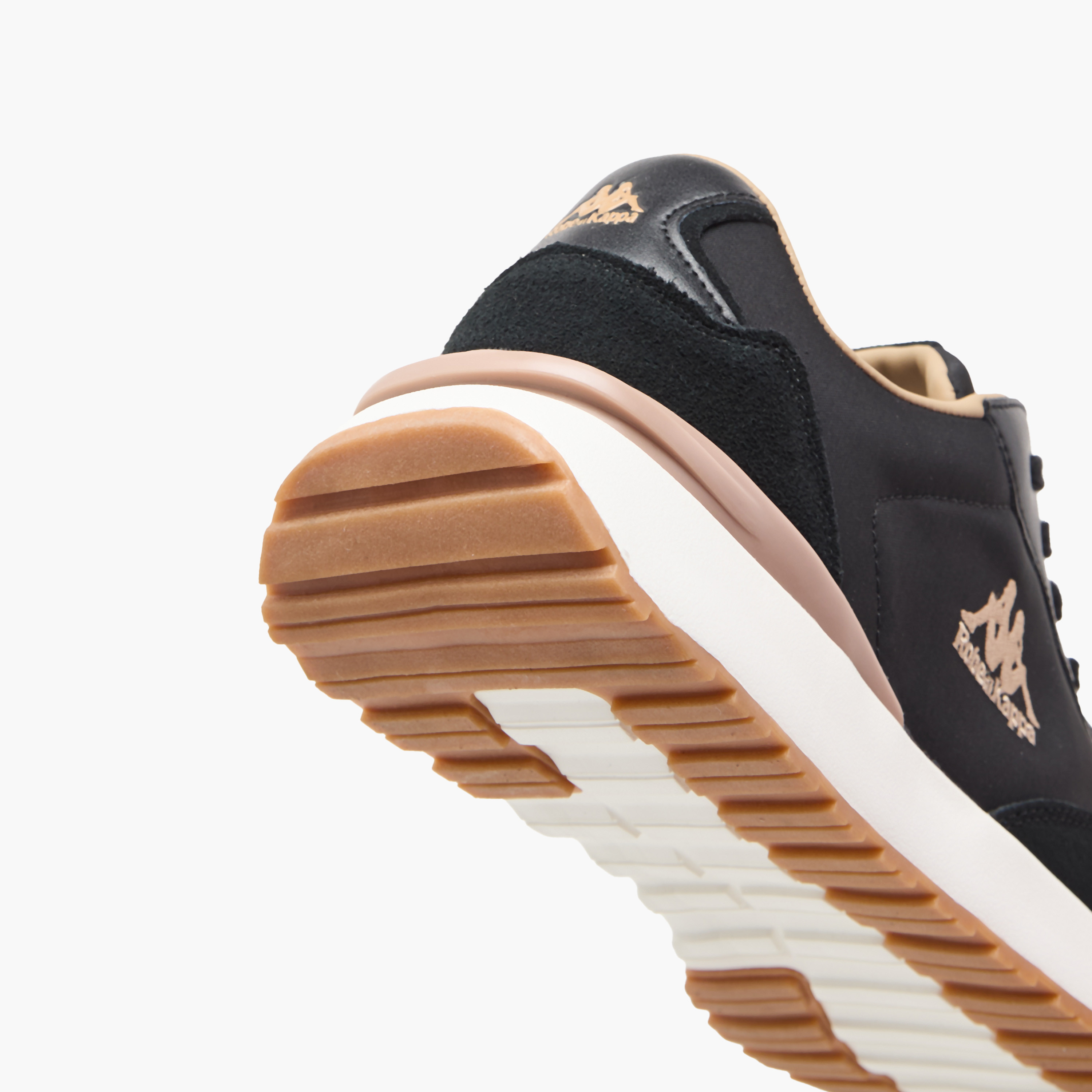 حذاء رياضي برباط إغلاق وشعار للرجال من كابا-sports-men-shoes-image-5