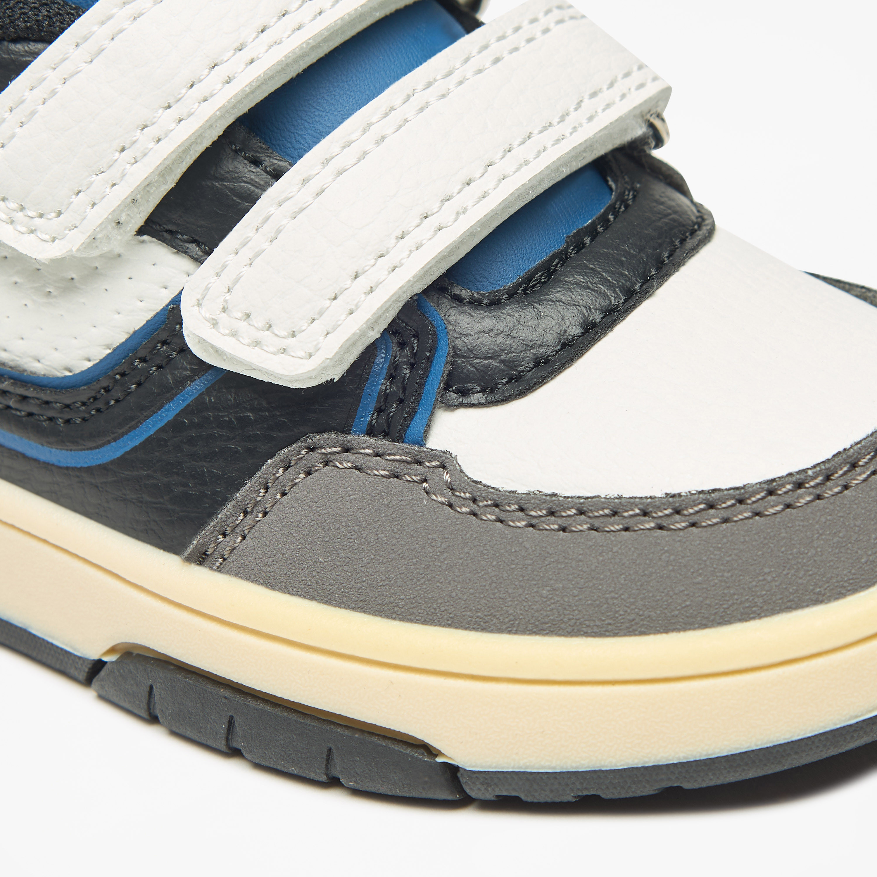 Juniors Colourblock Sneakers with Hook and Loop Closure-boys-shoes-sneakers-image-10