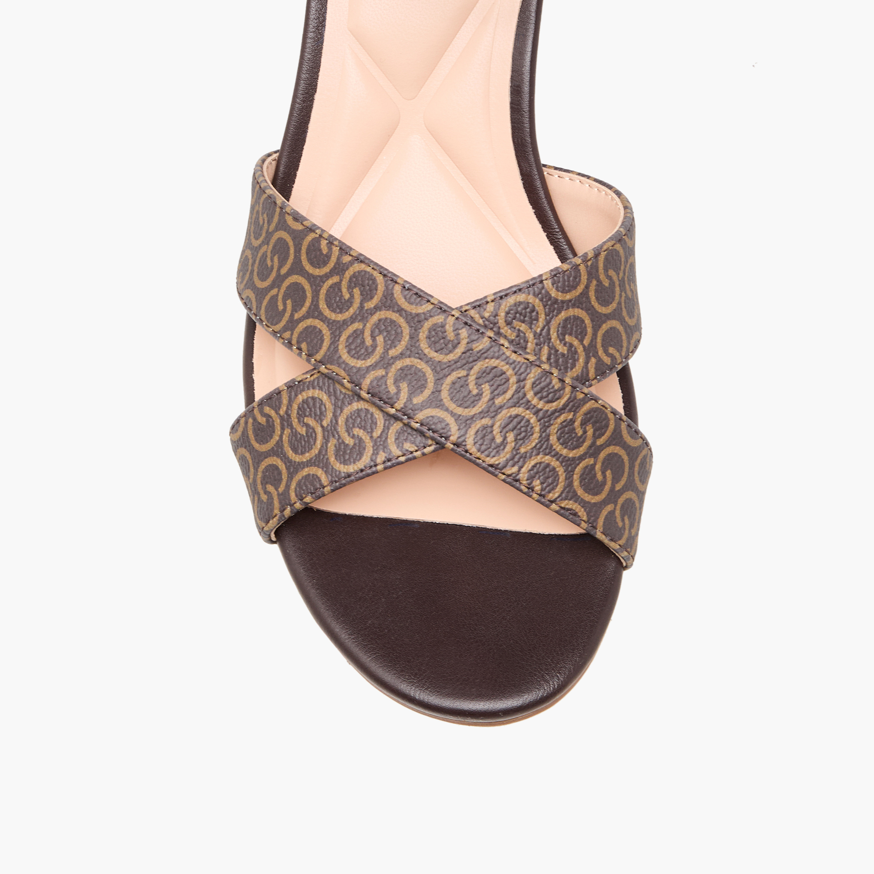 صندل بكعب عريض بطبعات مونوجرام للنساء من سيليست-women-shoes-sandals-heeled-image-4