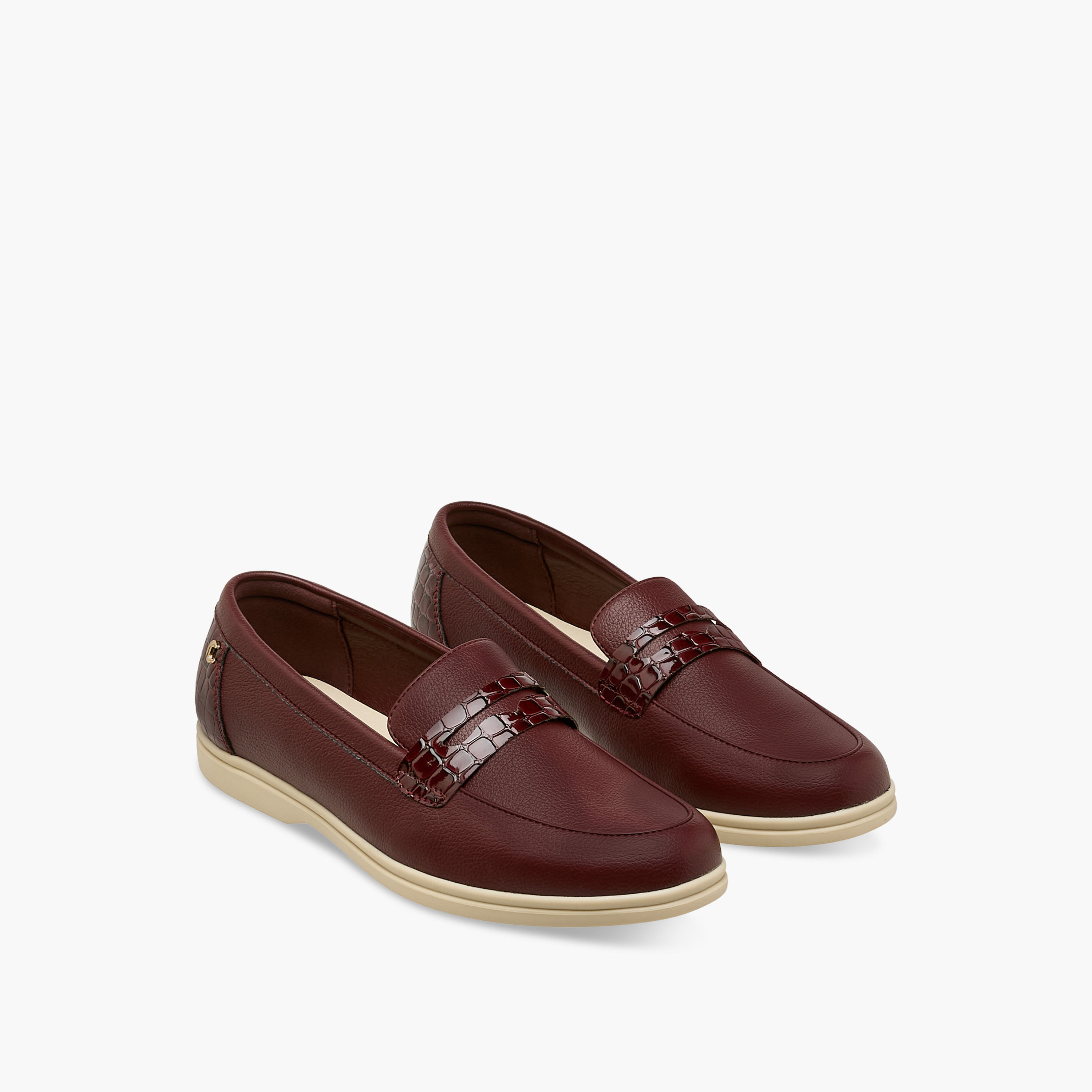 حذاء لوفر بارز الملمس للنساء من لو كونفورت-women-shoes-loafersandmoccasins-image-1