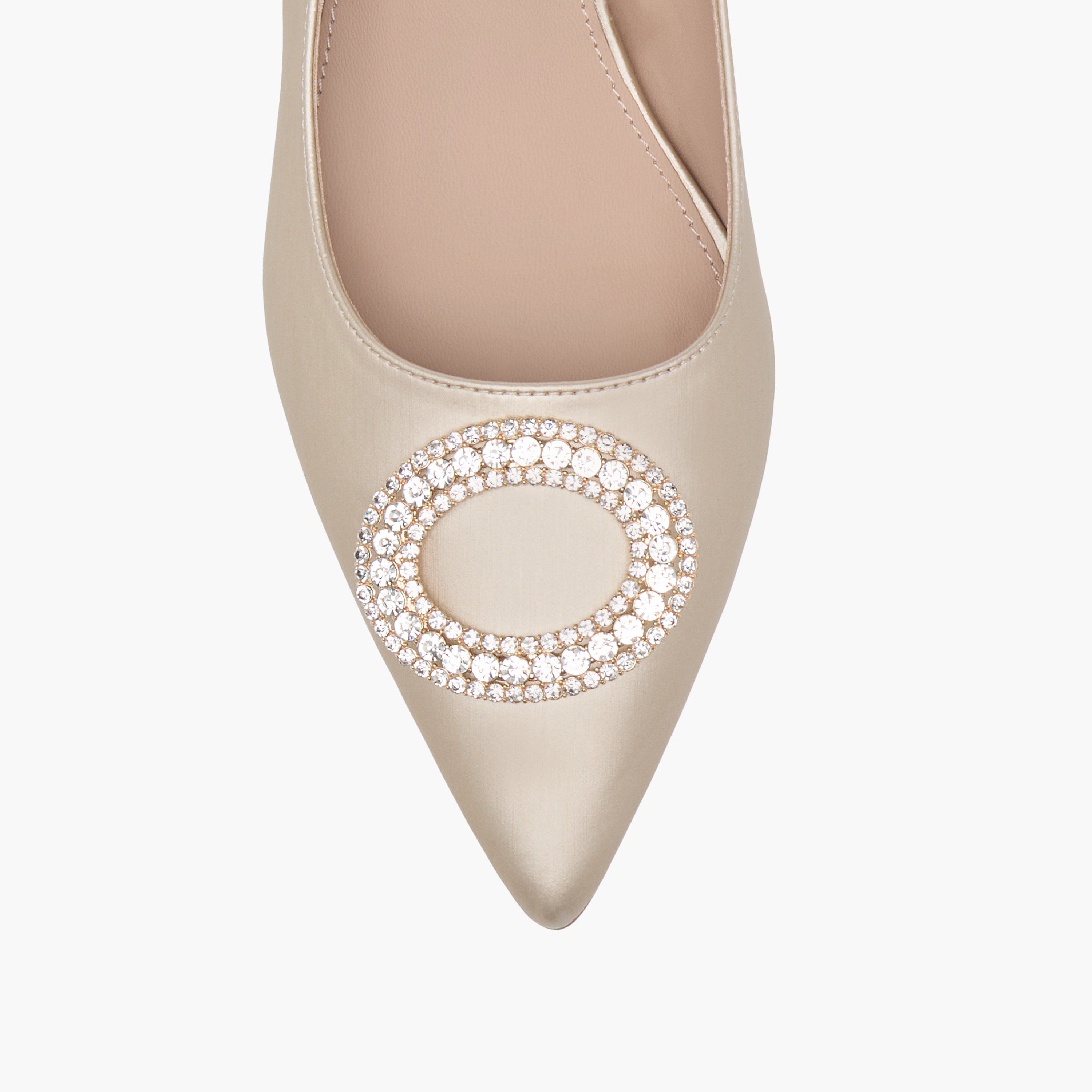 حذاء مزين بحزام خلفي وكعب صغير وإبزيم إغلاق من فلورا بيلا-women-shoes-heels-image-4