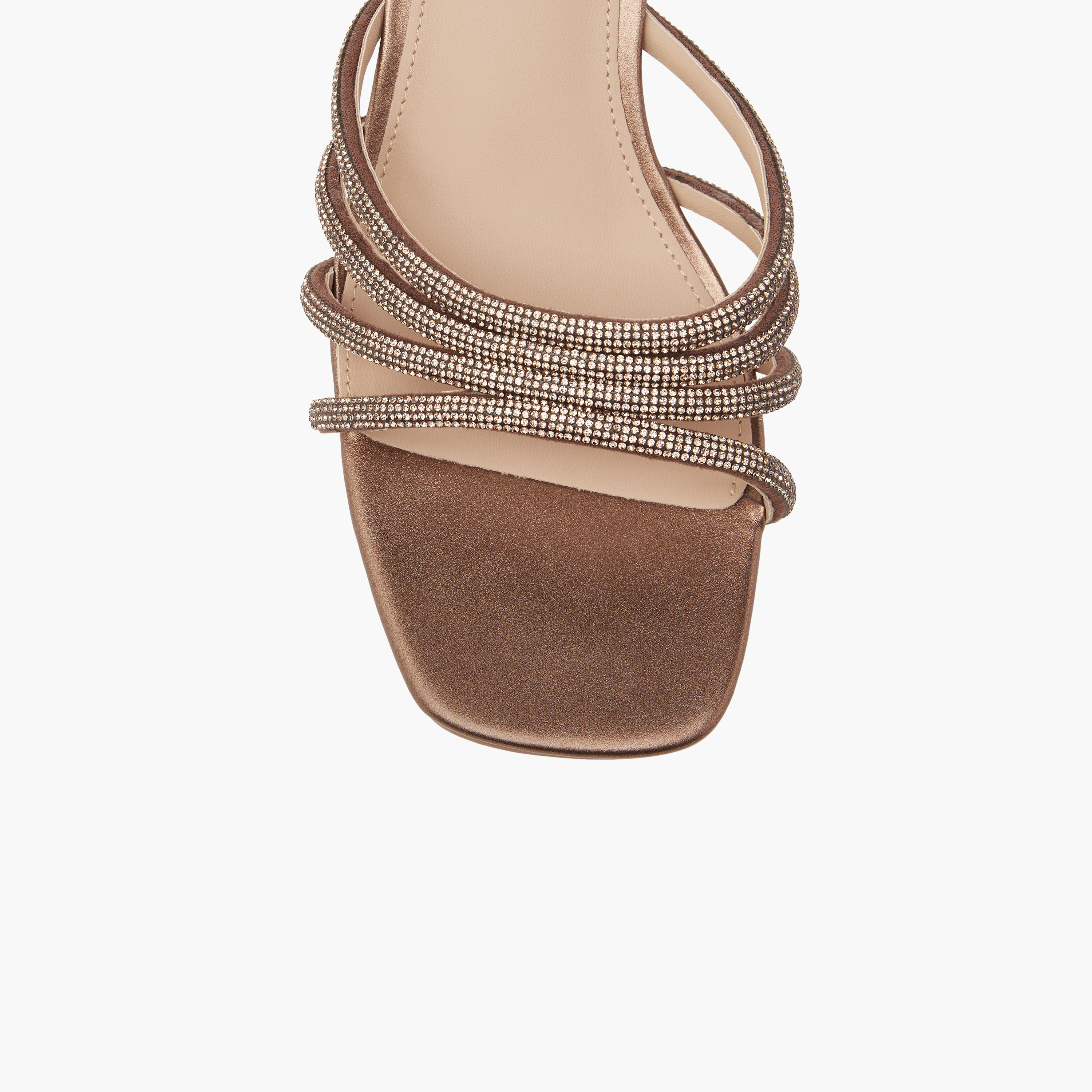 صندل مزيّن سهل الارتداء بكعب صغير من فلورا بيلا-women-shoes-sandals-heeled-image-4