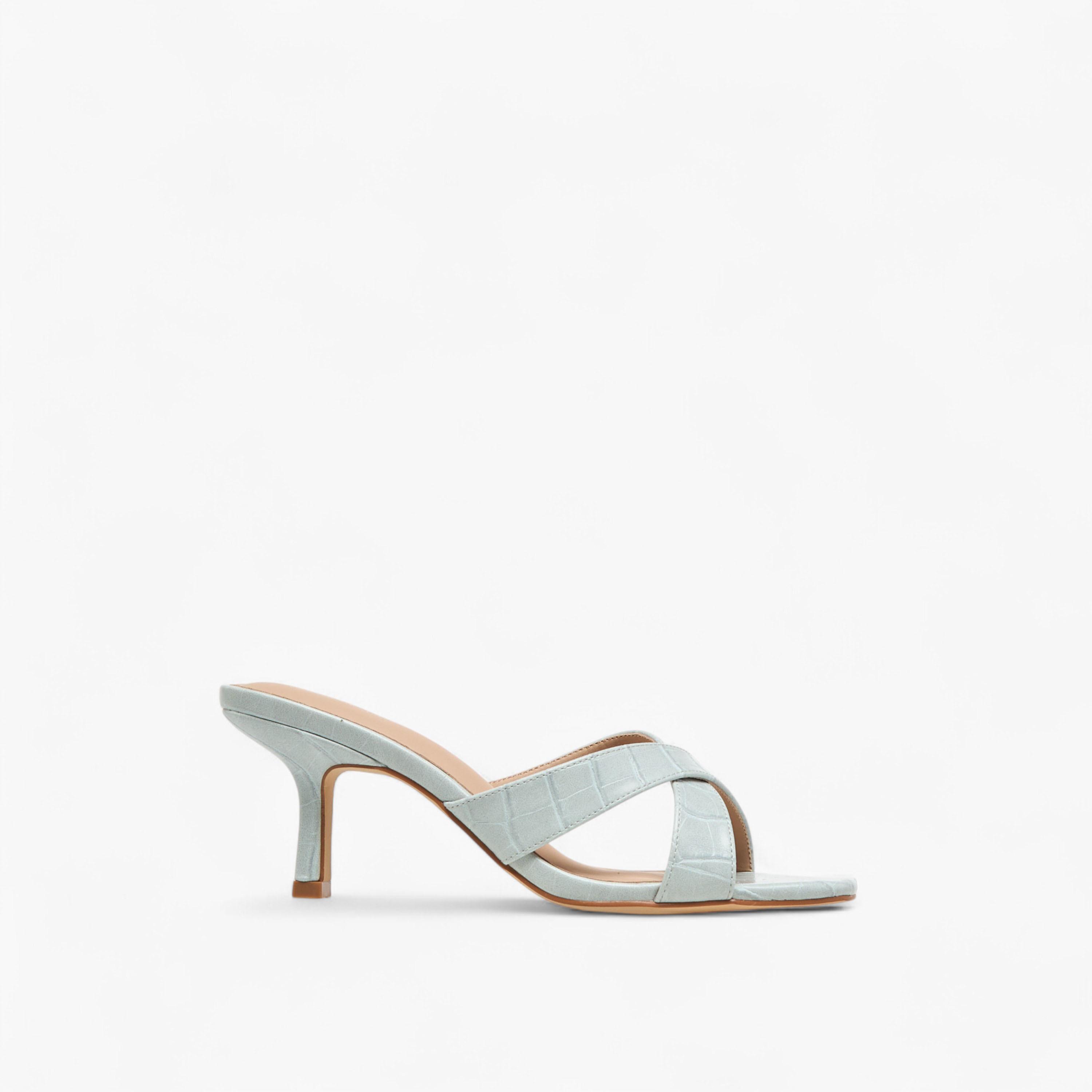صندل سهل الارتداء بارز الملمس بأحزمة متقاطعة وكعب صغير من فلورا بيلا-women-shoes-sandals-heeled-image-3