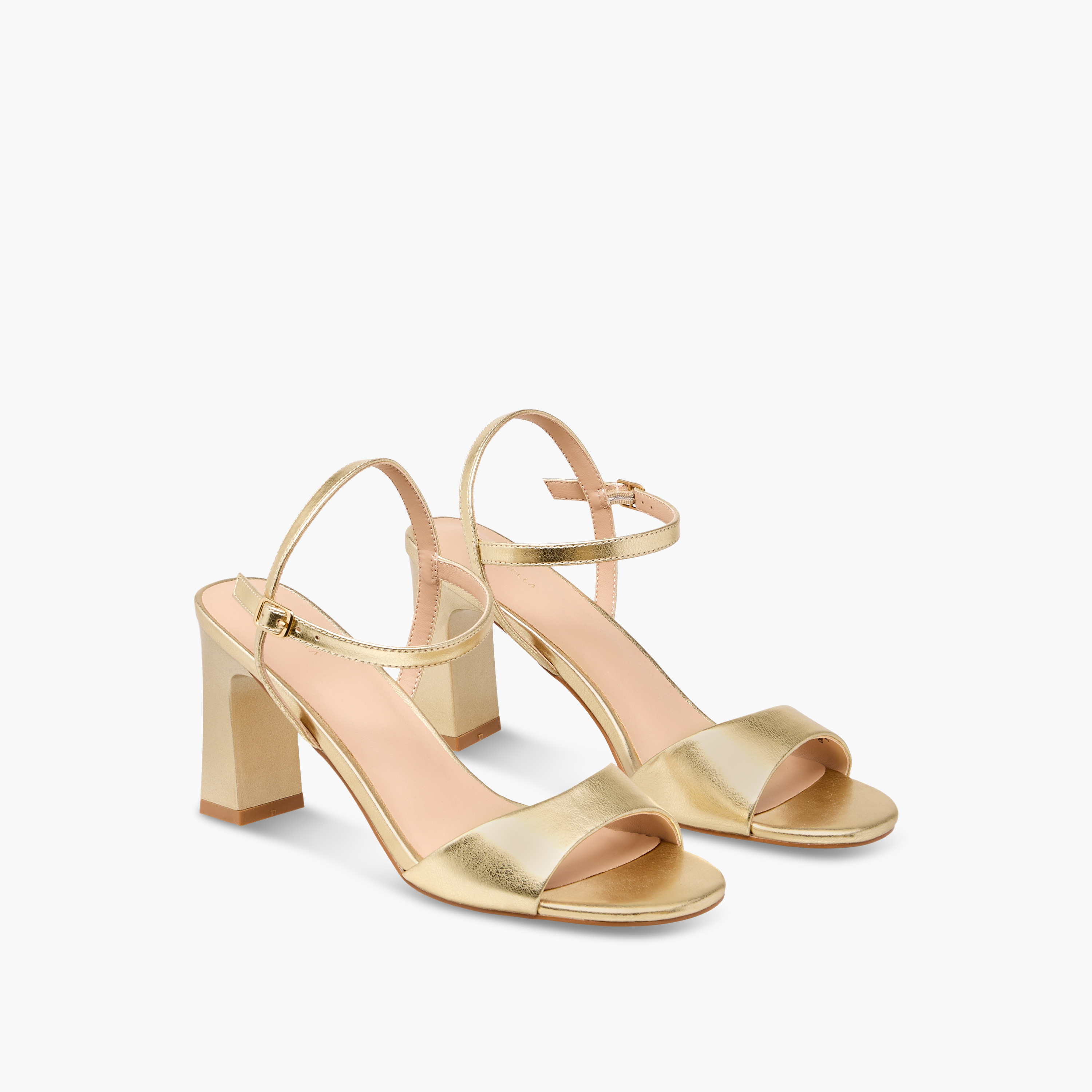 صندل بحزام وكعب سميك وإبزيم إغلاق من فلورا بيلا-women-shoes-sandals-heeled-image-1