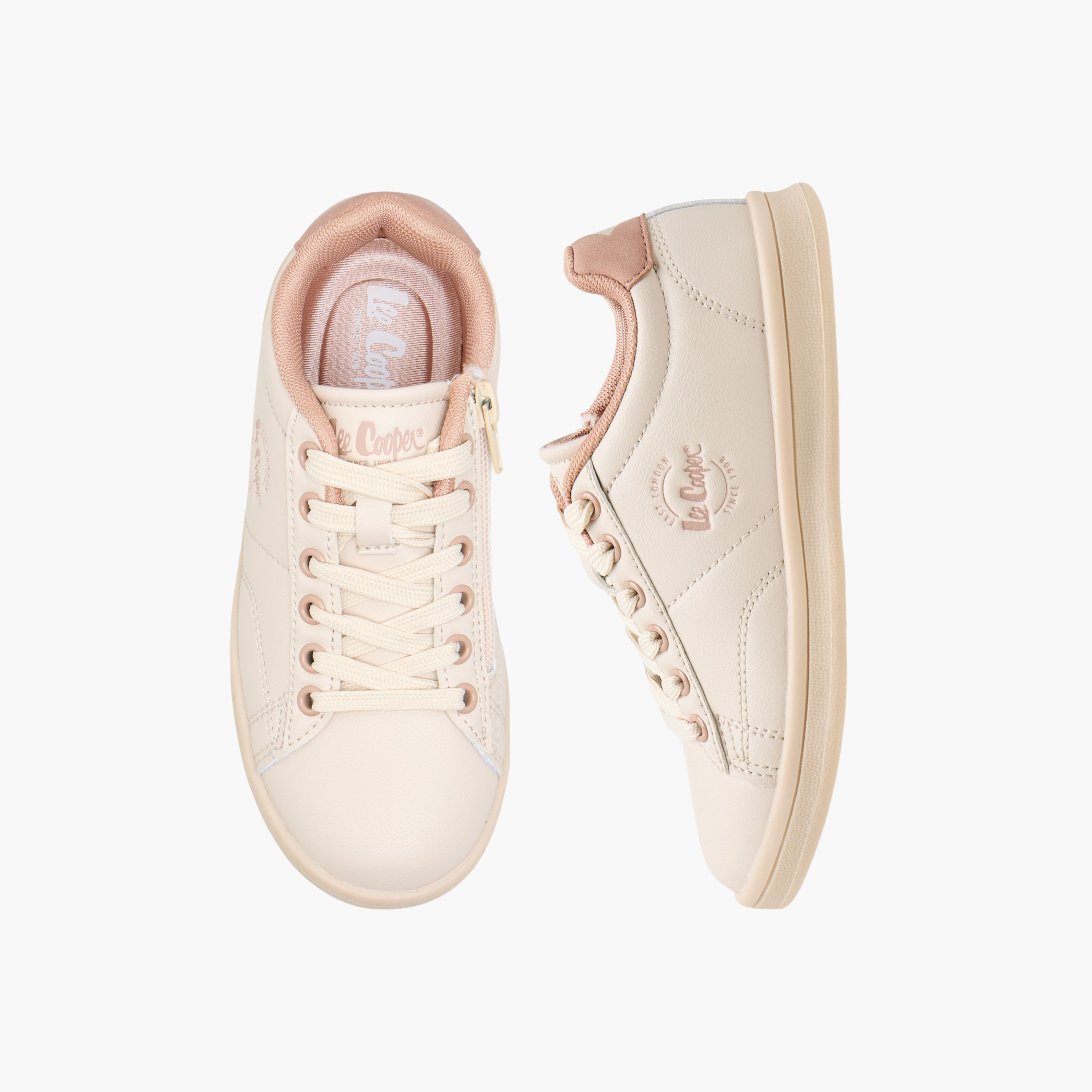 حذاء سنيكرز بتفاصيل شعار ورباط إغلاق للبنات من لي كوبر
