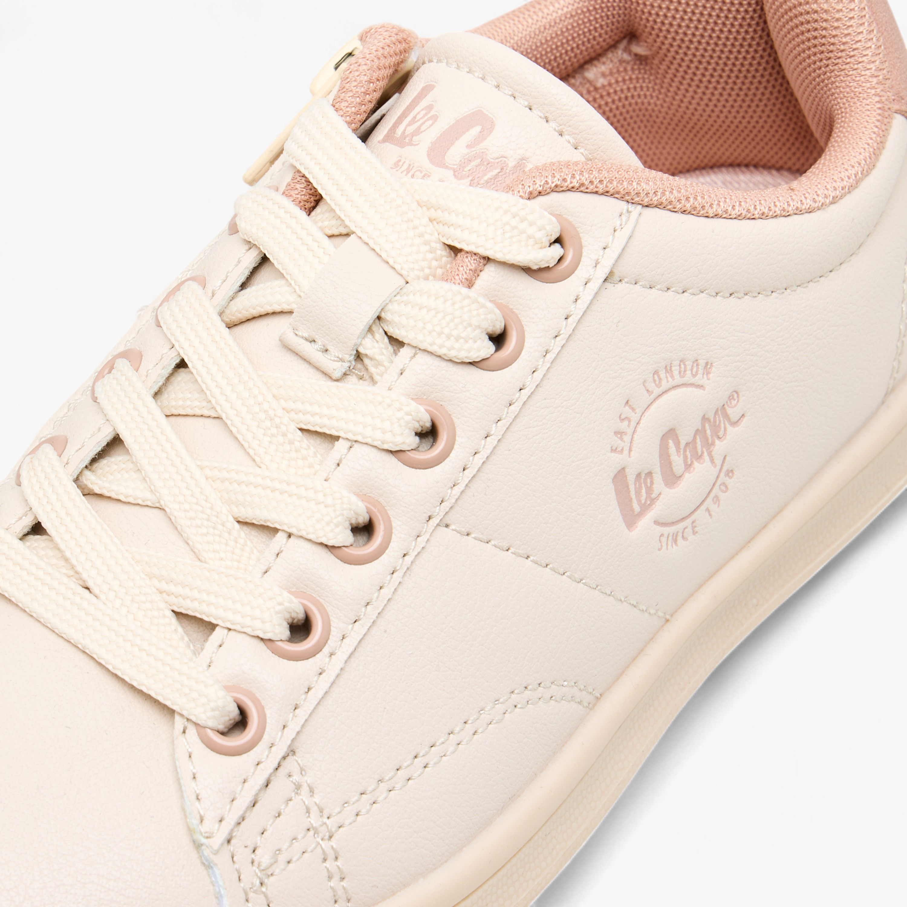 حذاء سنيكرز بتفاصيل شعار ورباط إغلاق للبنات من لي كوبر-girls-shoes-sneakers-image-4