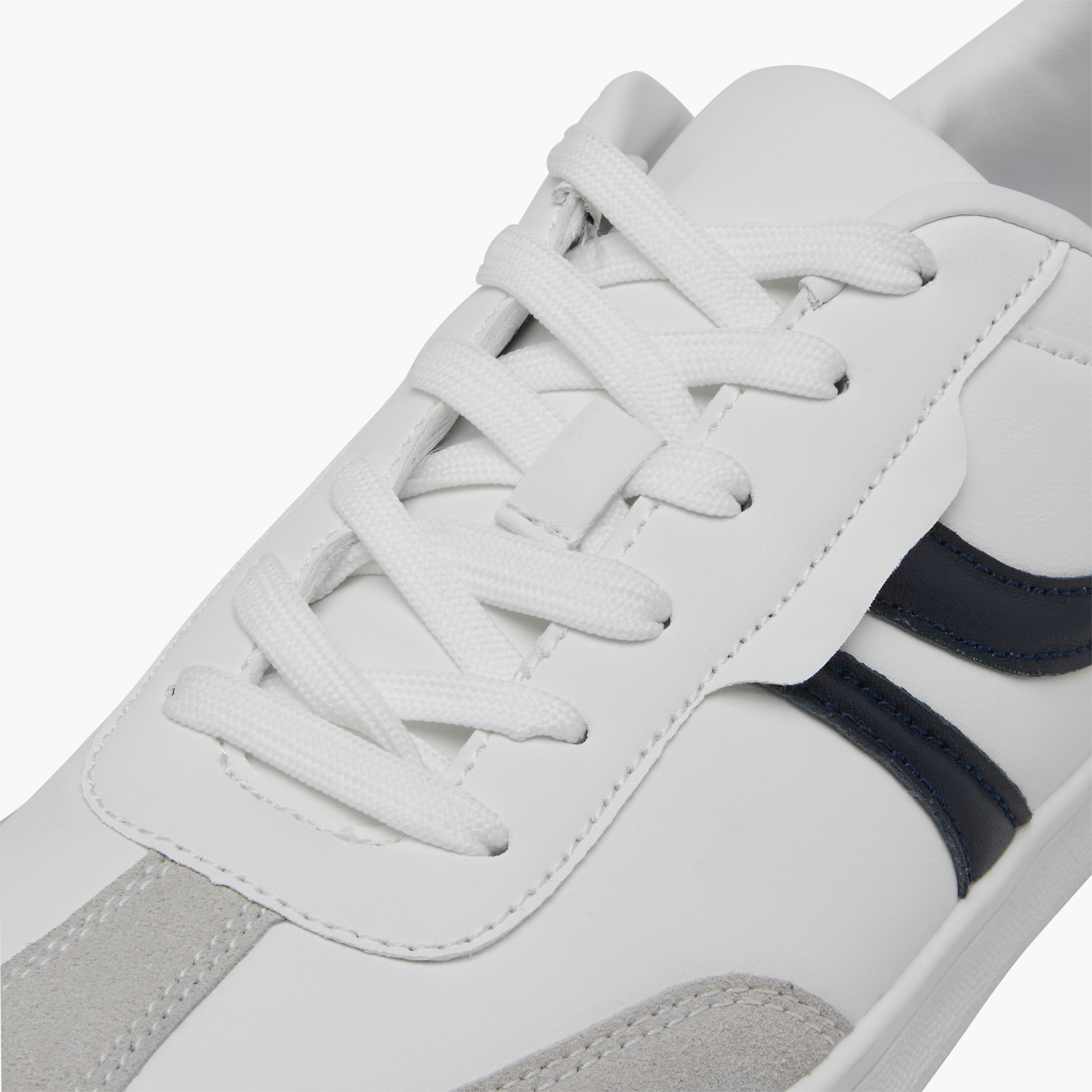 حذاء سنيكرز بألواح ورباط إغلاق للرجال من أل بي أل من شو إكسبريس-men-shoes-sneakers-image-4