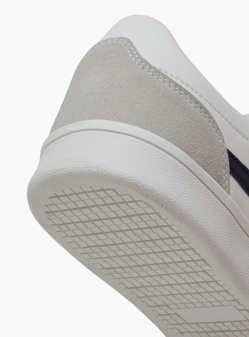 حذاء سنيكرز بألواح ورباط إغلاق للرجال من أل بي أل من شو إكسبريس-men-shoes-sneakers-image-5