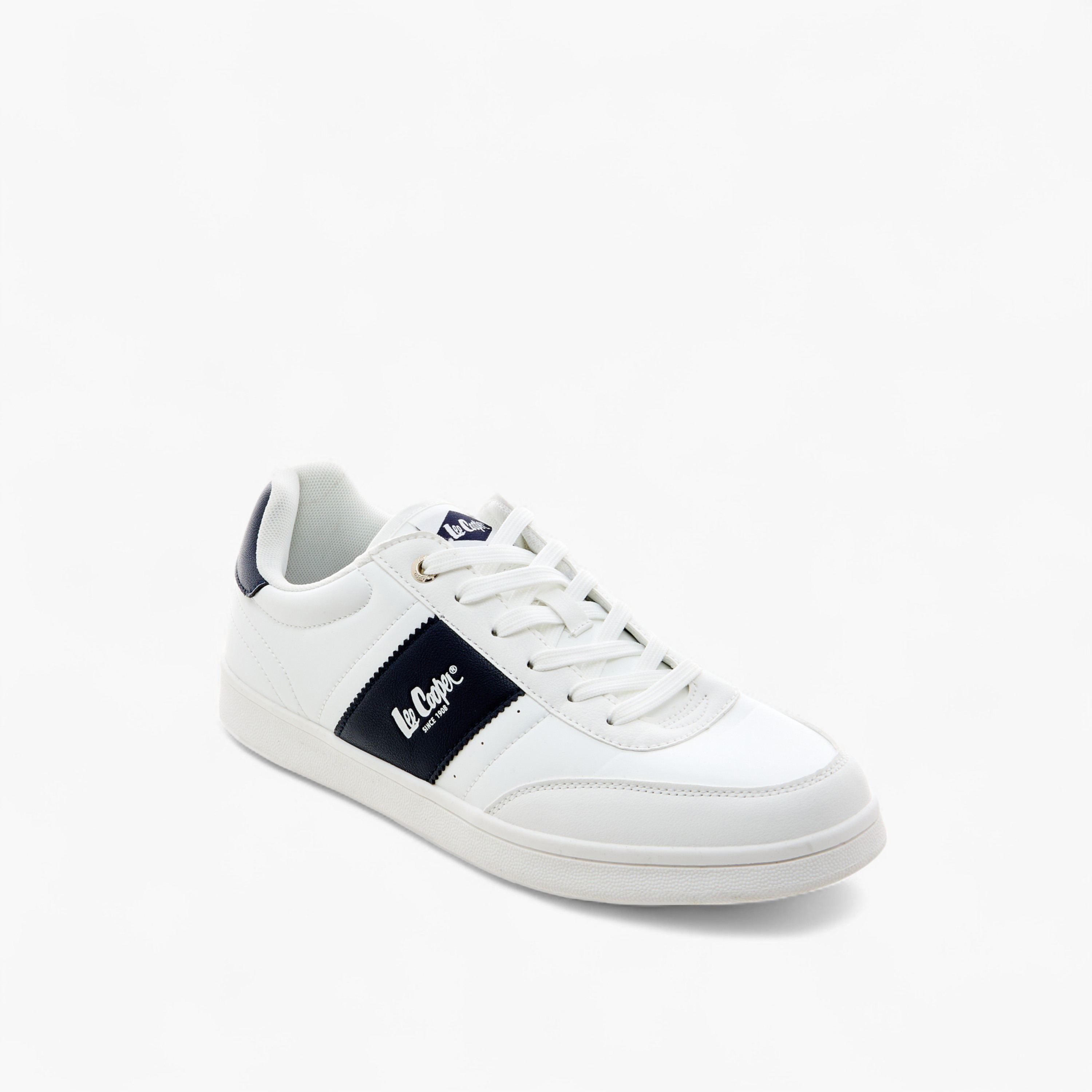 حذاء سنيكرز برباط وتفاصيل شعار للرجال من لي كوبر-men-shoes-sneakers-image-3