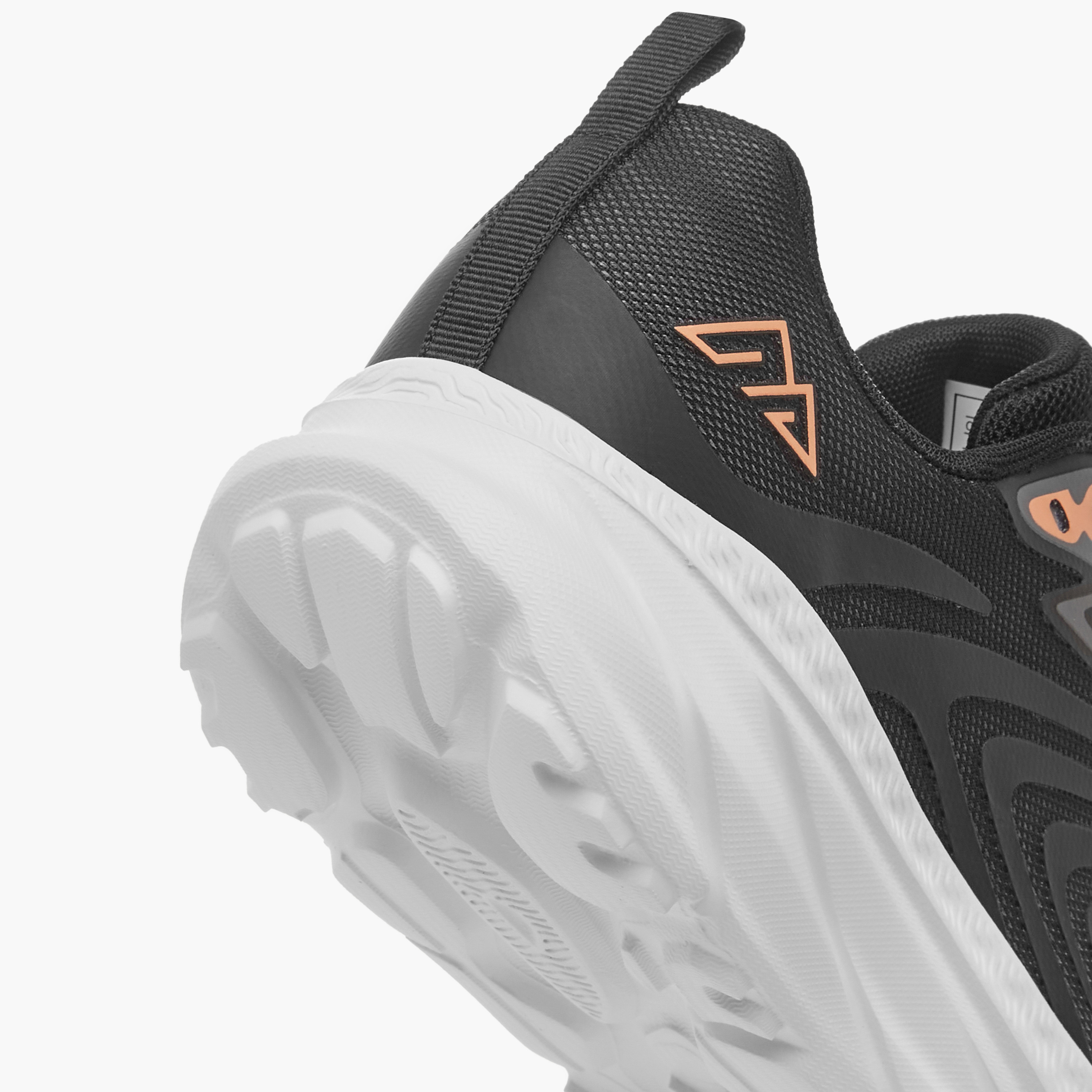 حذاء رياضي برباط إغلاق وتفاصيل ألسنة سحب أوكلان من شو إكسبريس-sports-women-shoes-image-5