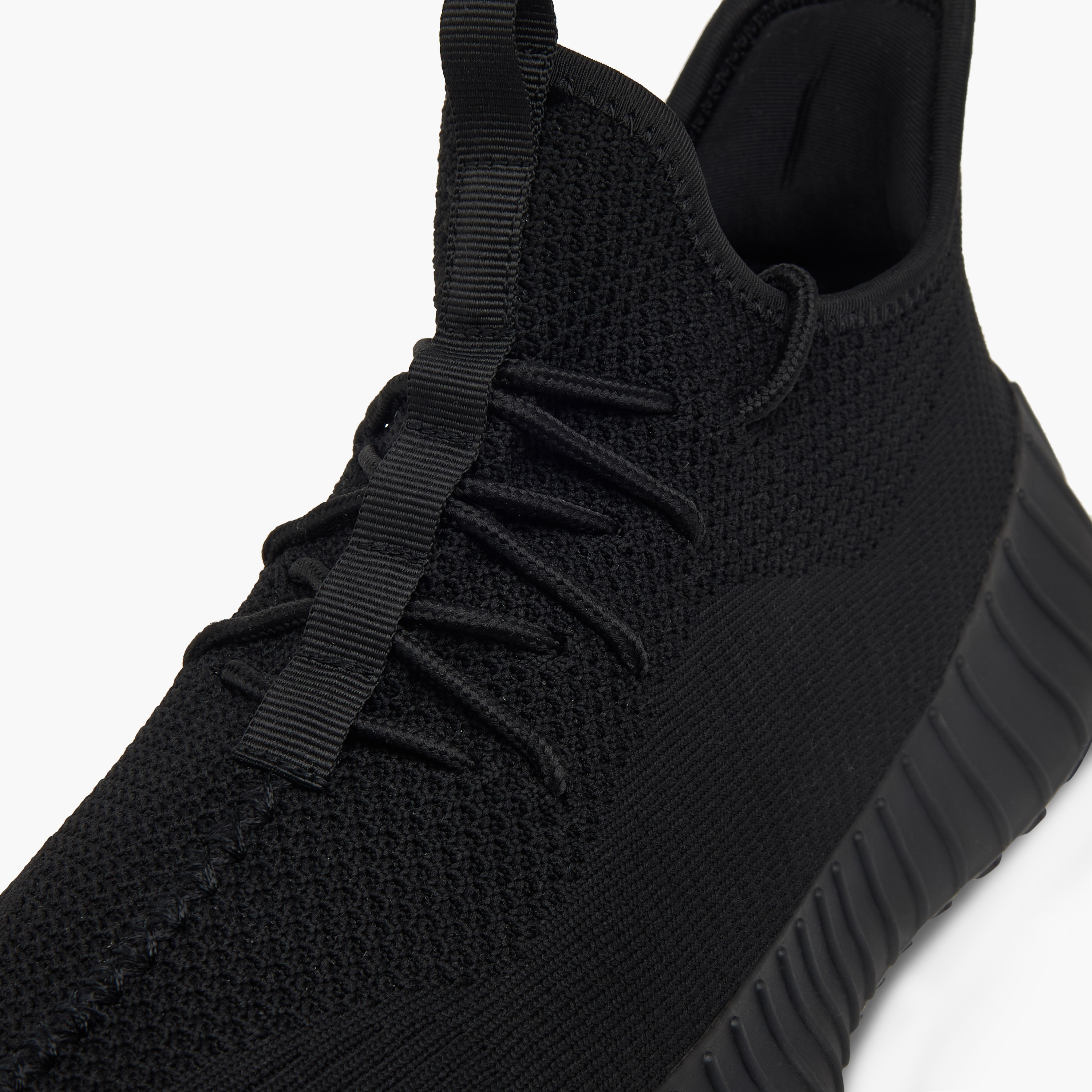 حذاء سنيكرز بألسنة سحب وشبكة ورباط إغلاق أوكلان من شو إكسبريس-men-shoes-sneakers-image-4