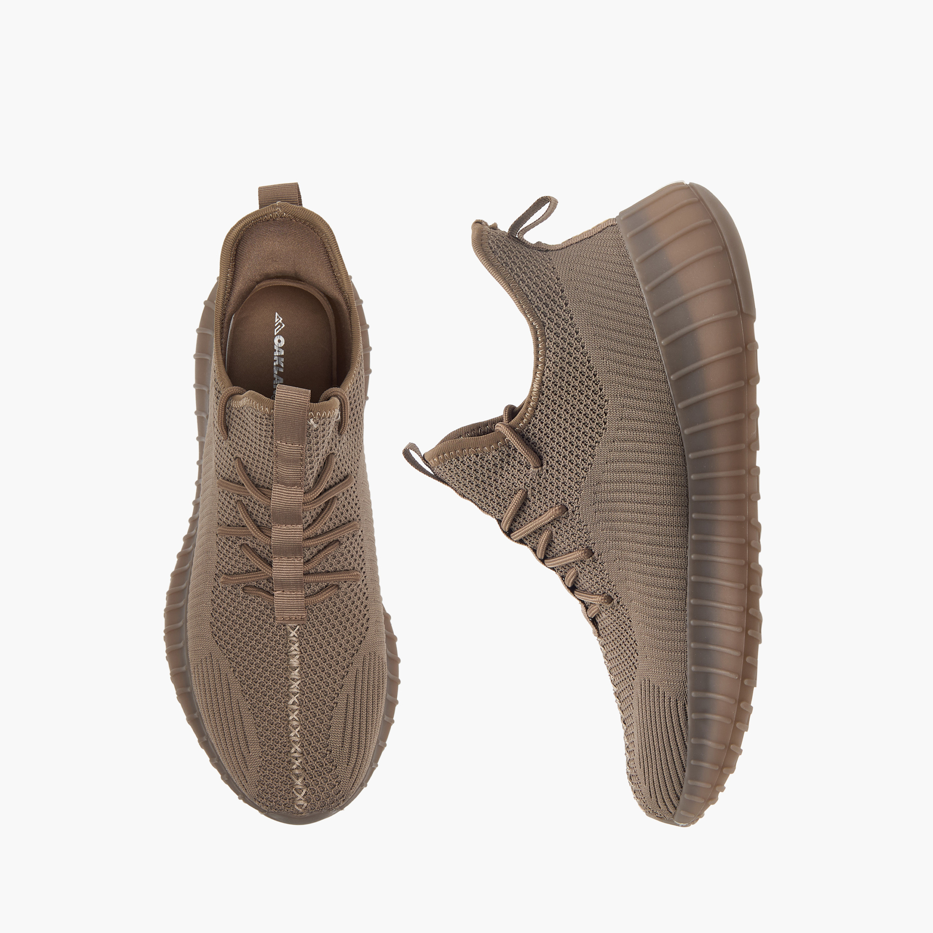 حذاء سنيكرز بألسنة سحب وشبكة ورباط إغلاق أوكلان من شو إكسبريس-men-shoes-sneakers-image-1