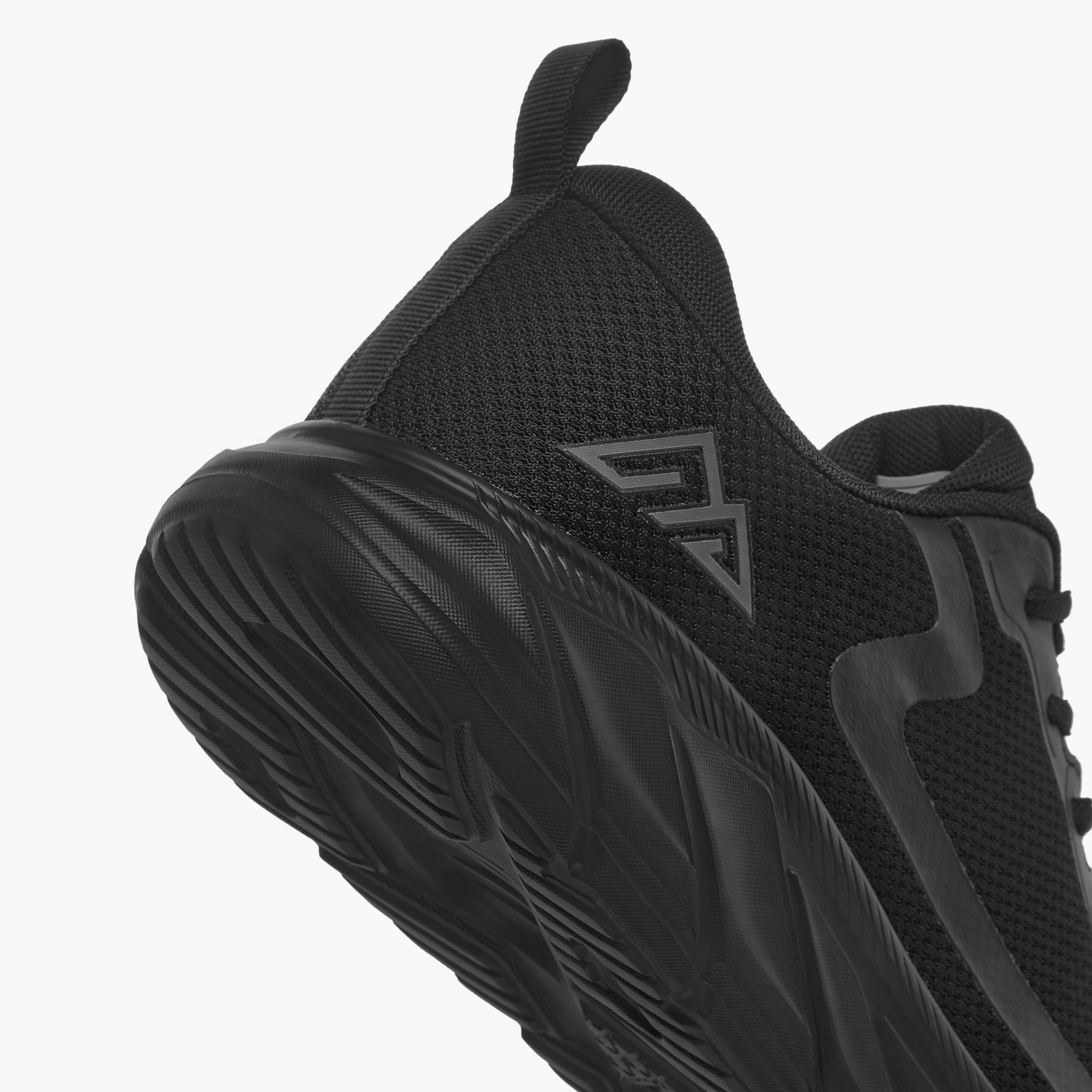 حذاء رياضي برباط إغلاق من أوكلان من شو إكسبريس-sports-men-shoes-image-5