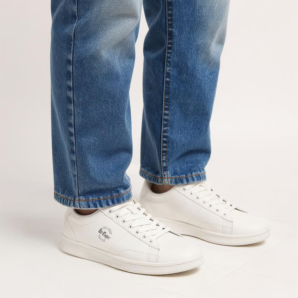 حذاء سنيكرز برباط إغلاق وطبعات شعار للنساء من لي كوبر-women-shoes-sneakers-image-2