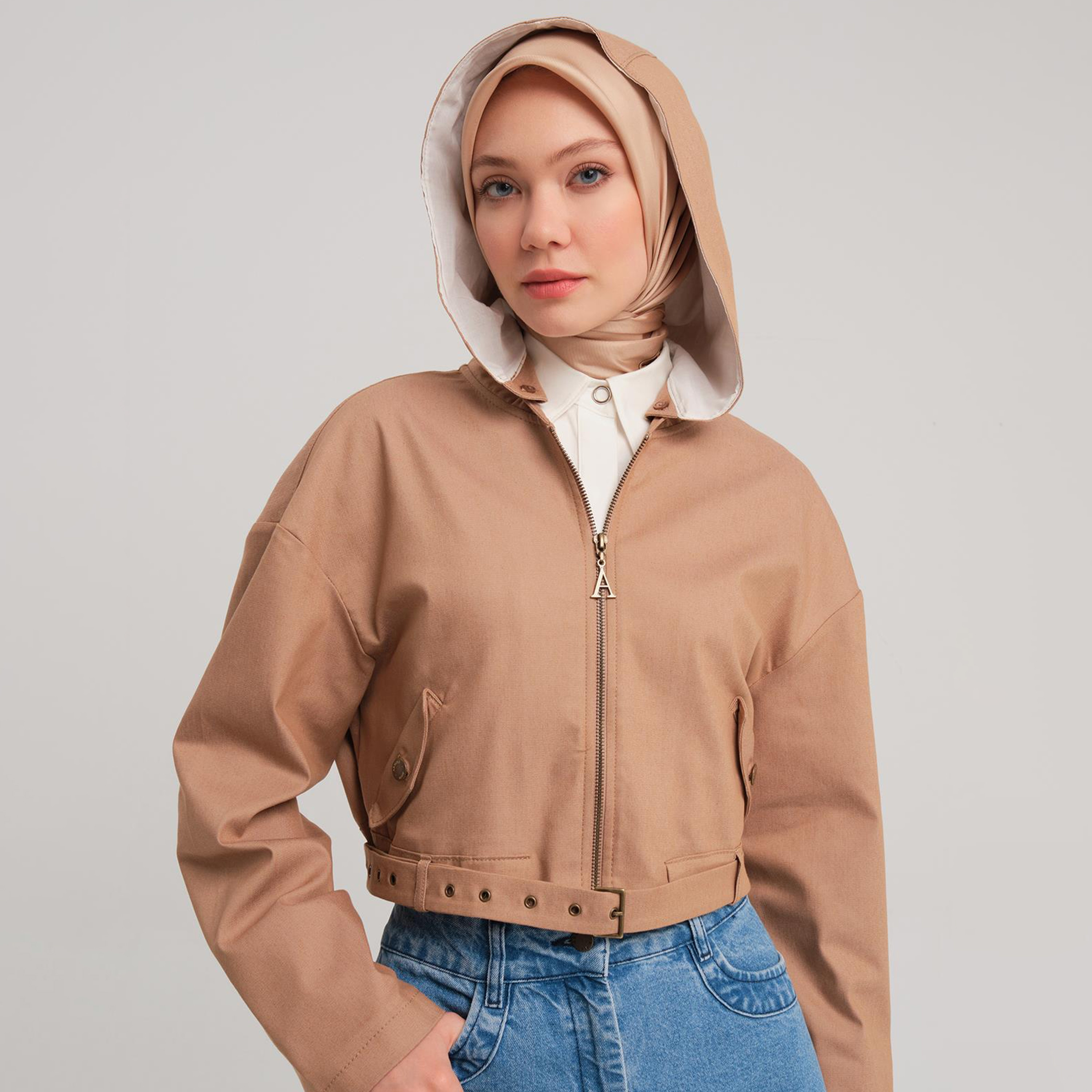 سترة قصيرة للنساء من Armine بغطاء للرأس وحزام ومفصلة-women-clothing-coatsandjackets-jackets-image-1
