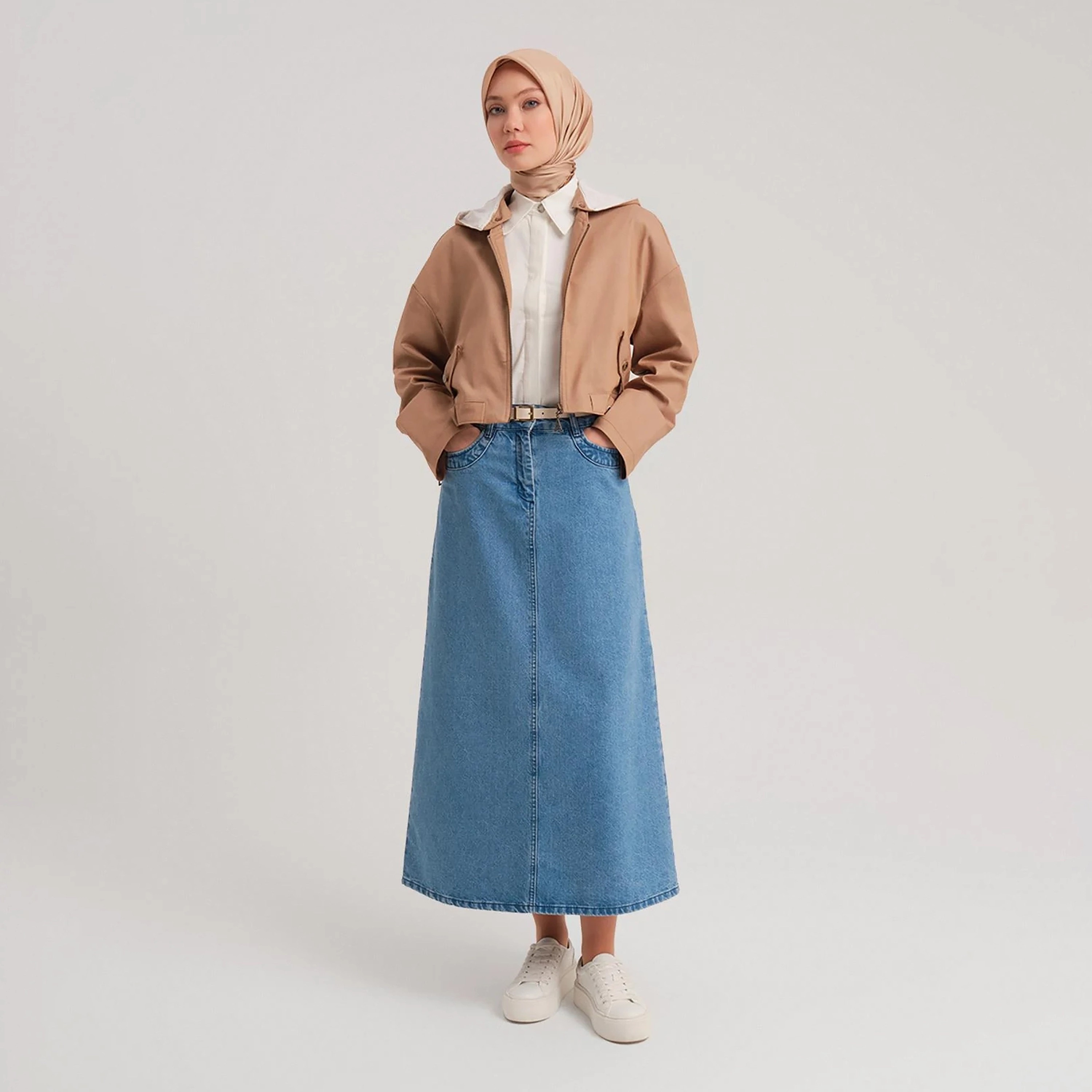 سترة قصيرة للنساء من Armine بغطاء للرأس وحزام ومفصلة-women-clothing-coatsandjackets-jackets-image-4