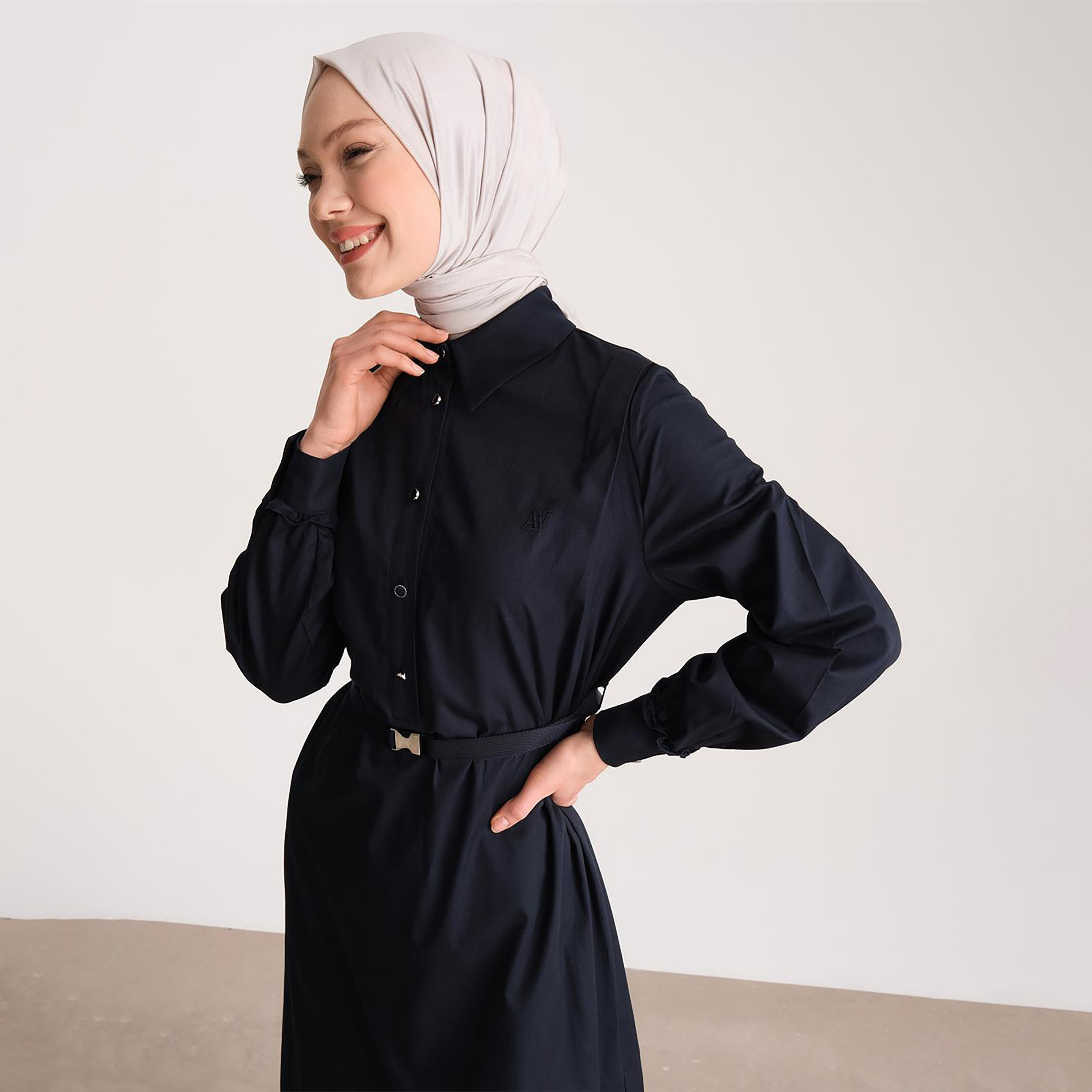 فستان طويل بحزام للنساء من Armine بياقة وأكمام بأزرار-women-clothing-dresses-image-7