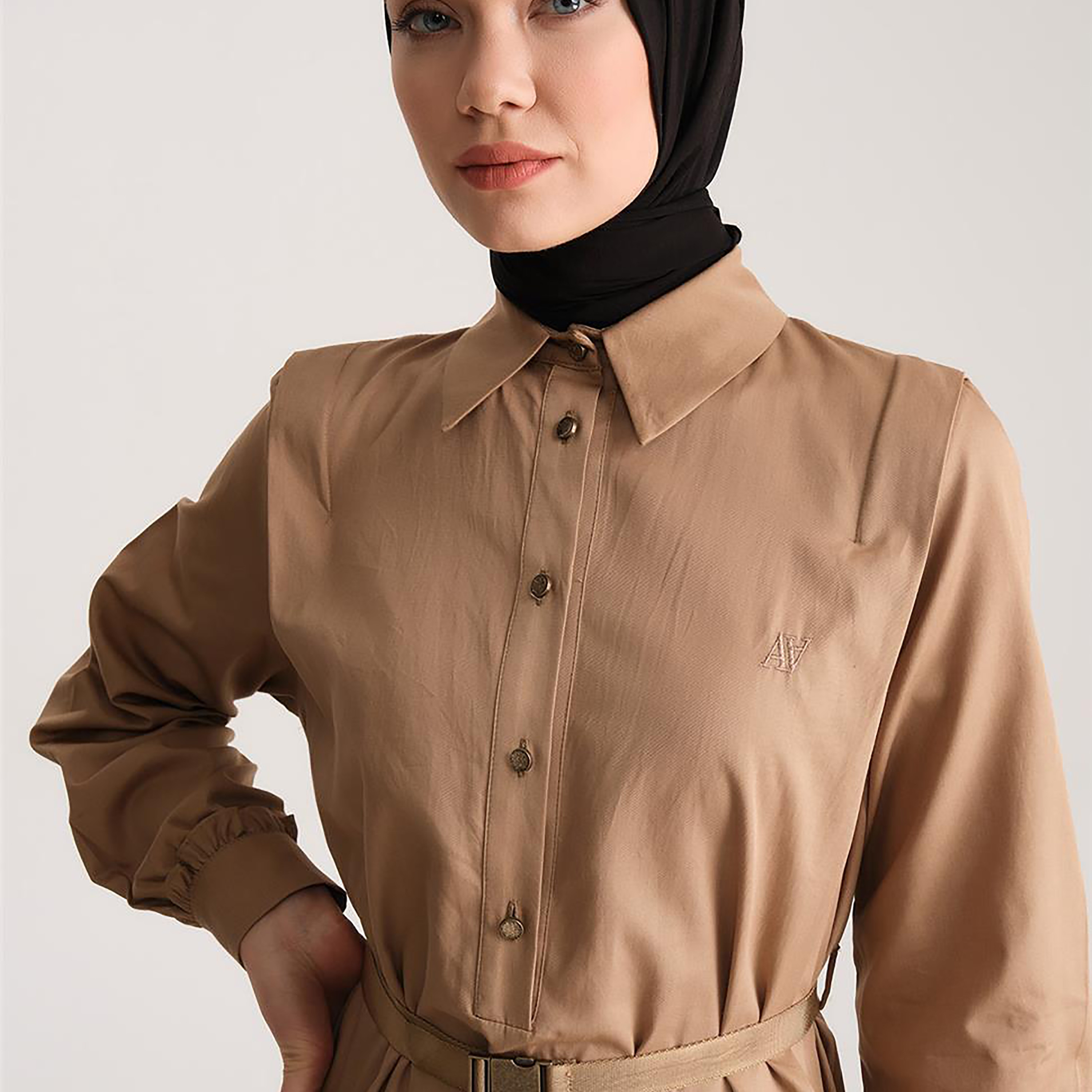 فستان طويل بحزام للنساء من Armine بياقة وأكمام بأزرار-women-clothing-dresses-image-3