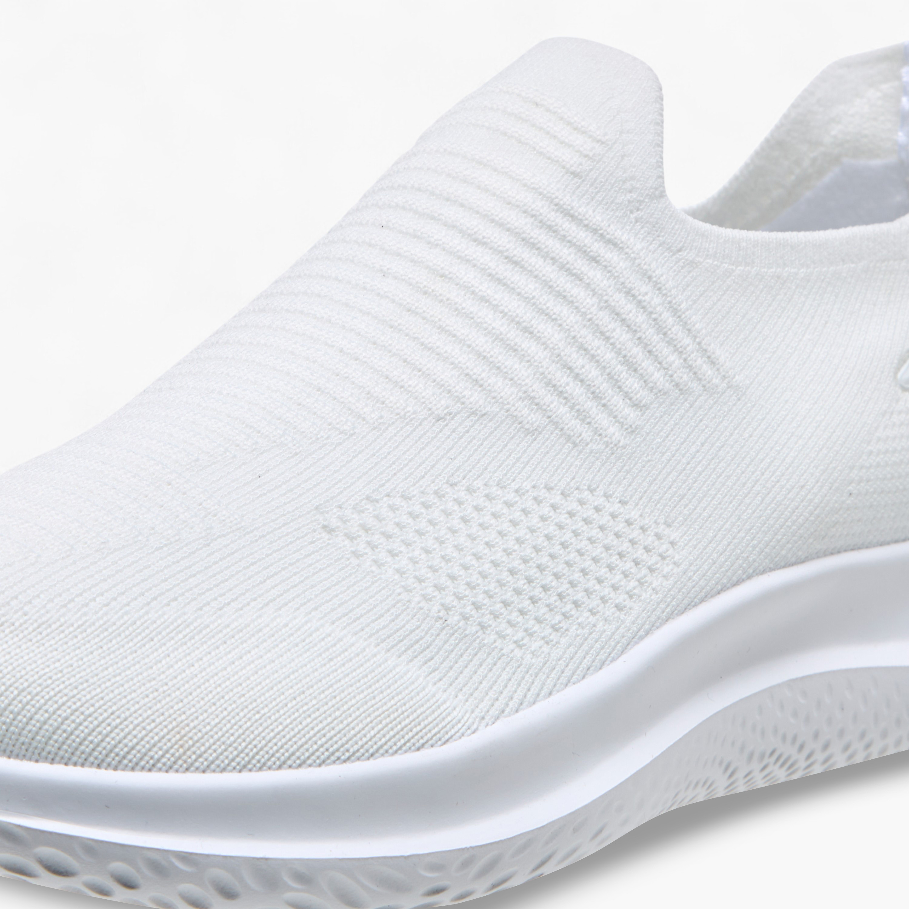 حذاء رياضي سهل الارتداء بتفاصيل شعار من داش-women-shoes-sneakers-image-4