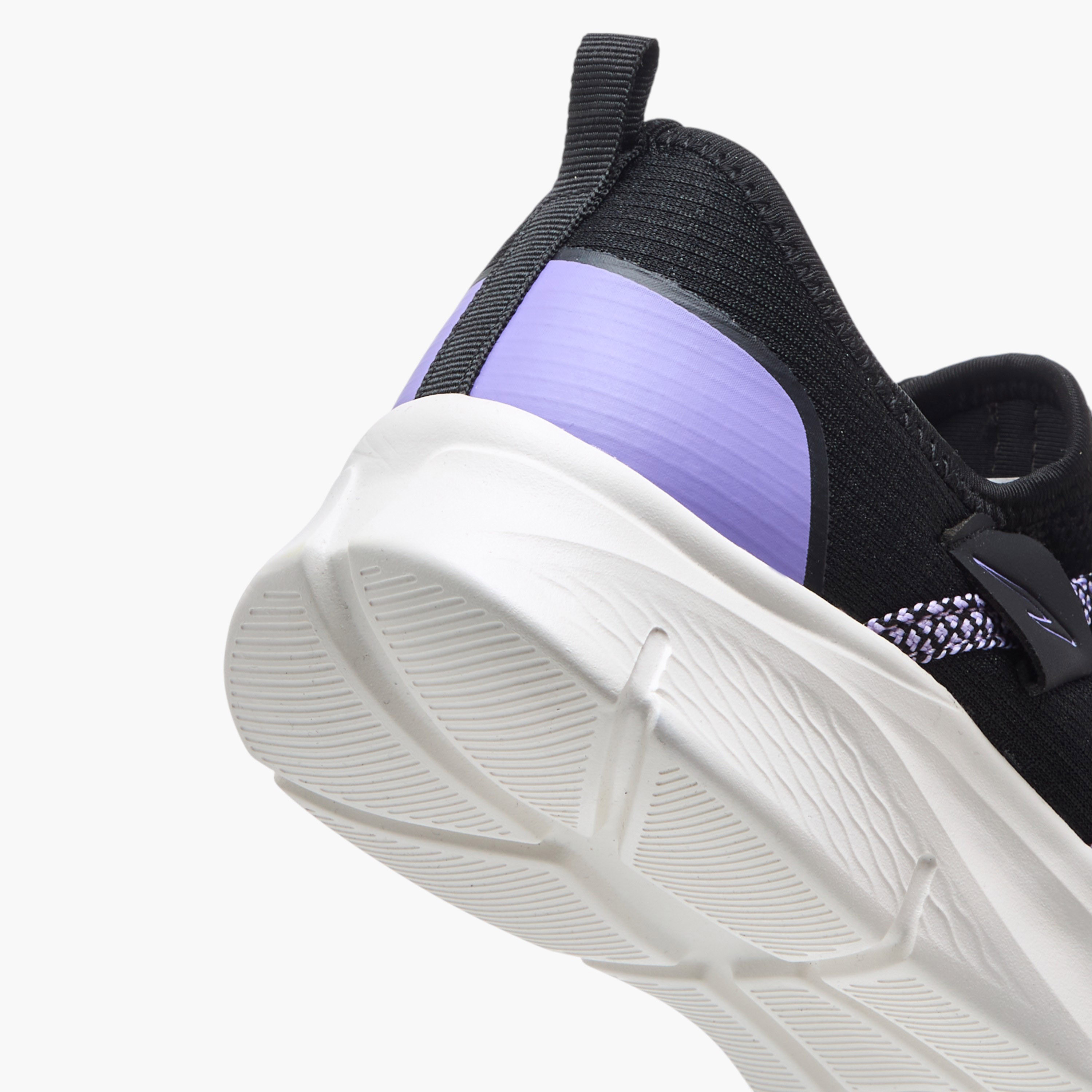 حذاء رياضي برباط إغلاق وتفاصيل شعار من داش-women-shoes-sneakers-image-5