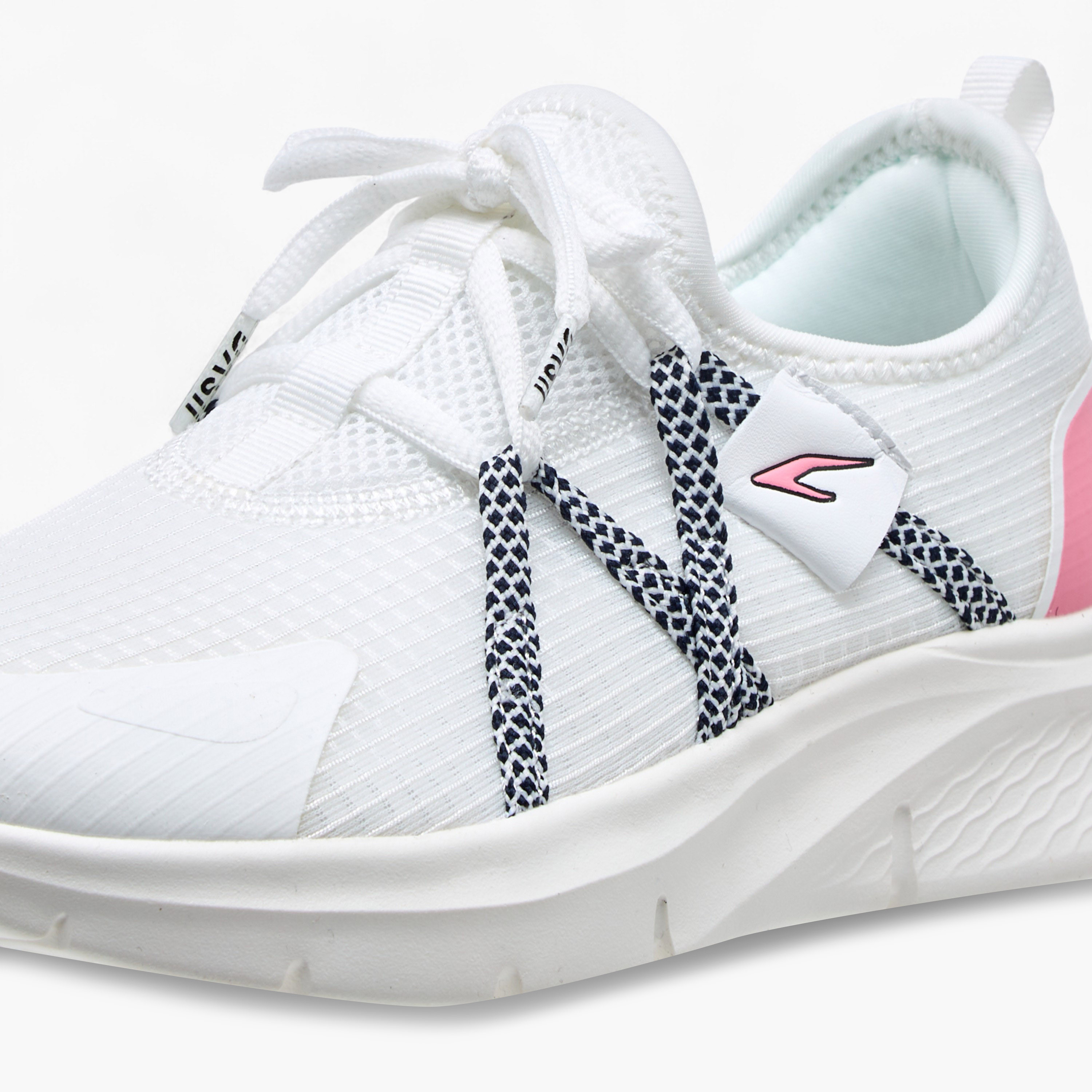 Dash Logo Detail Sports Shoes with Lace-Up Closure-women-shoes-sneakers-image-4