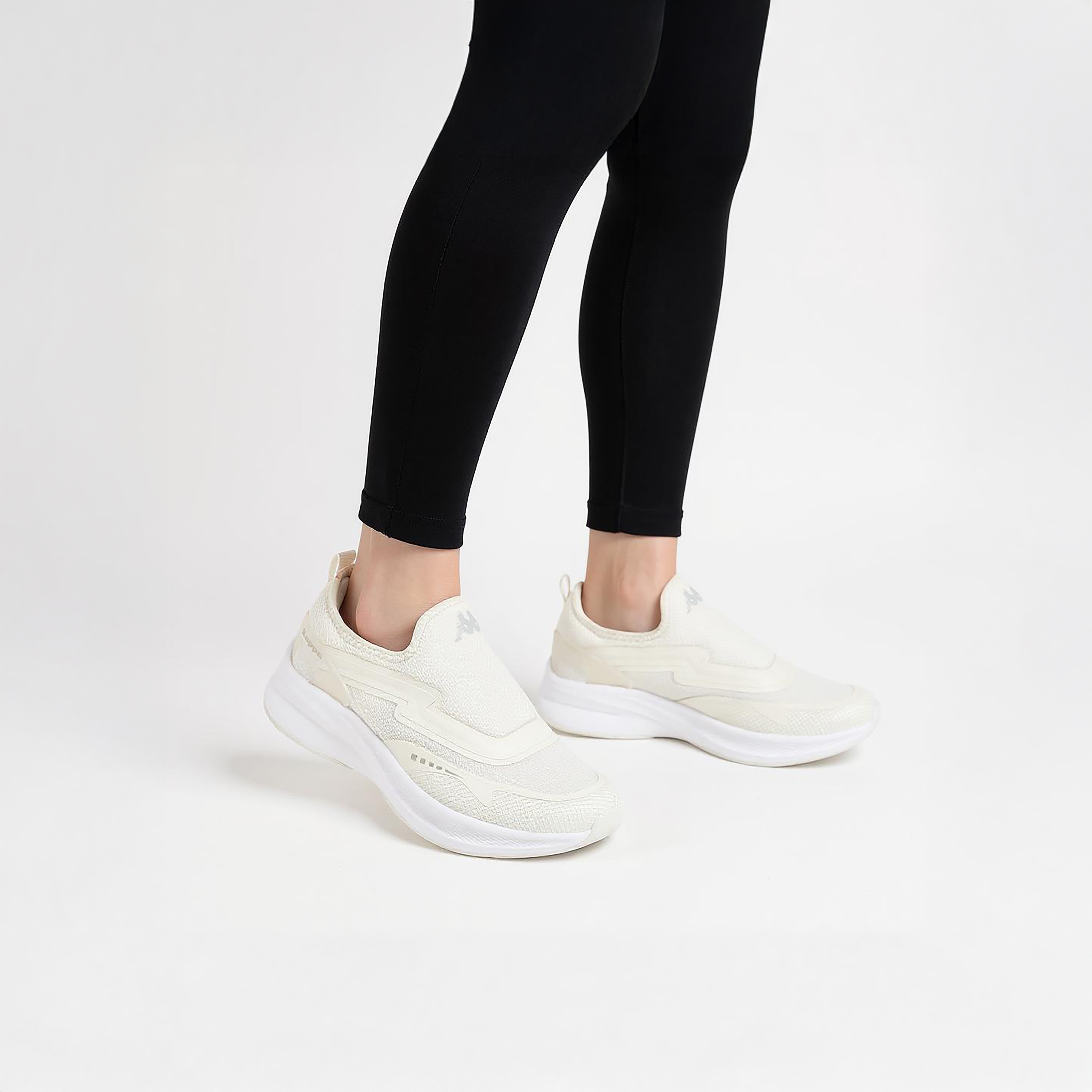 حذاء رياضي سهل الارتداء للنساء من كابا-women-shoes-sports-image-5