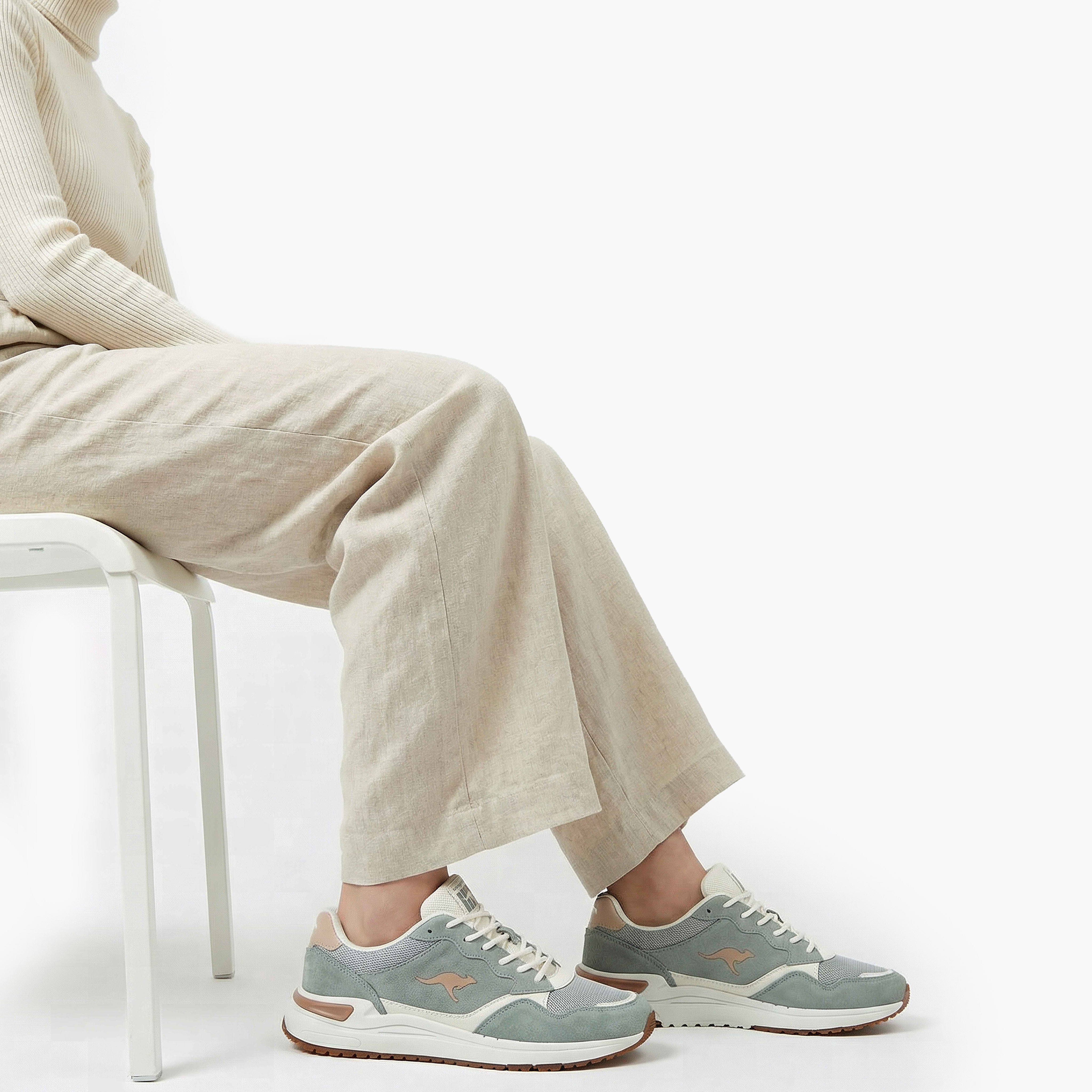 حذاء رياضي برباط إغلاق للنساء من كانجاروز-women-shoes-sports-image-2