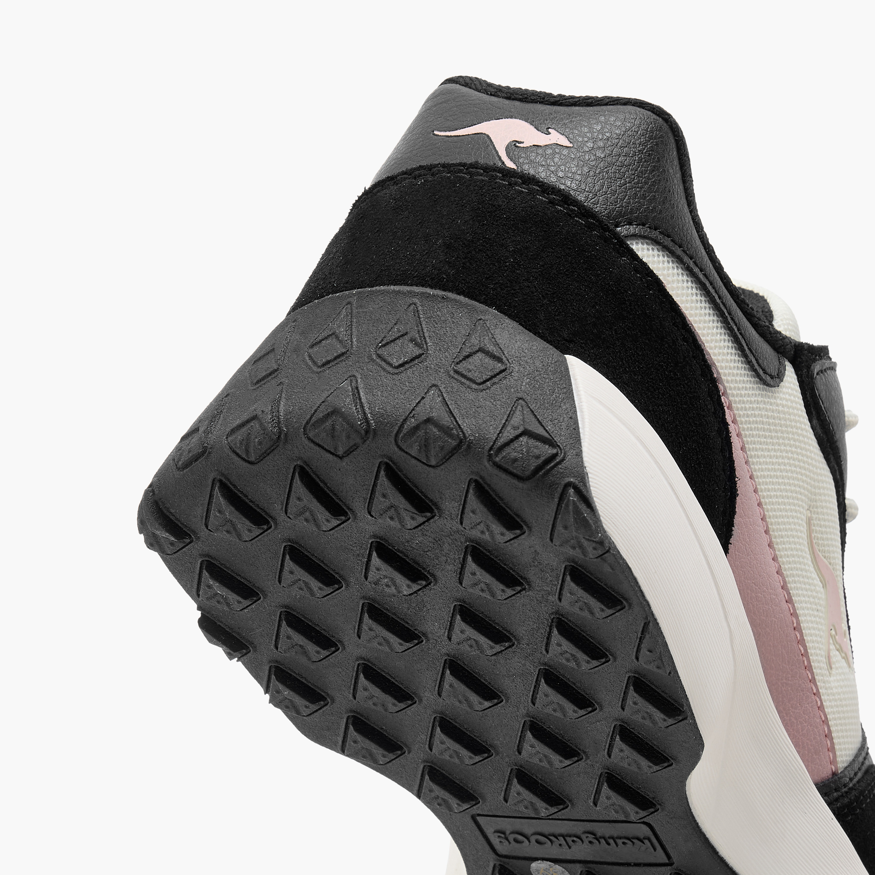 حذاء رياضي بألواح ورباط إغلاق للنساء من كانجاروز-women-shoes-sports-image-7