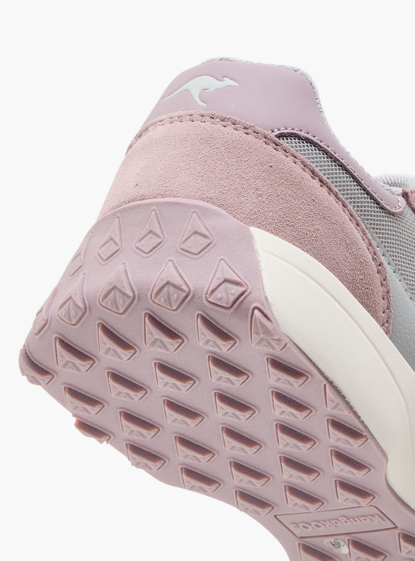 حذاء رياضي بقوالب ملونة ورباط للنساء من كانجاروس-women-shoes-sneakers-image-7