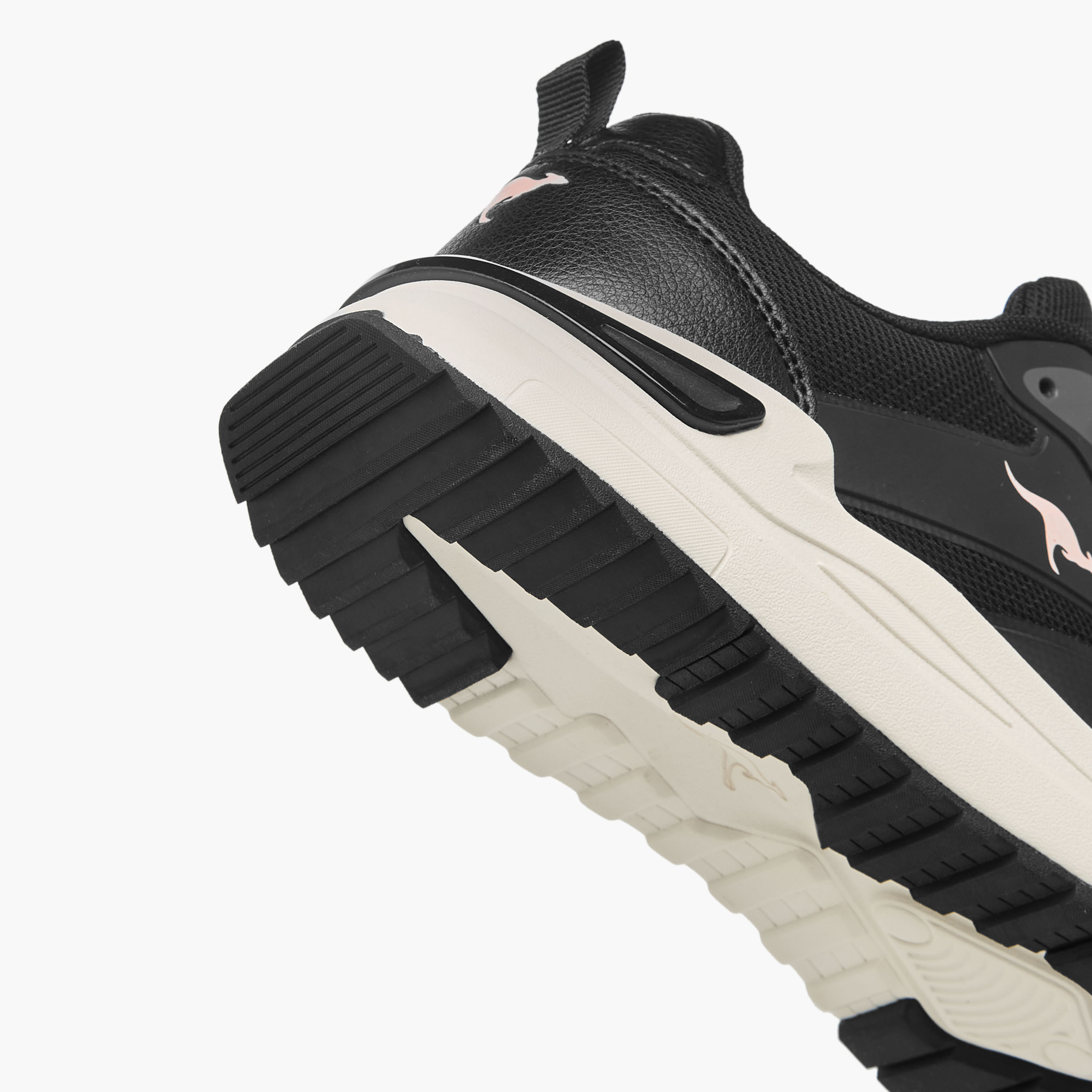حذاء رياضي برباط إغلاق للنساء من كانجاروز-women-shoes-sports-image-5
