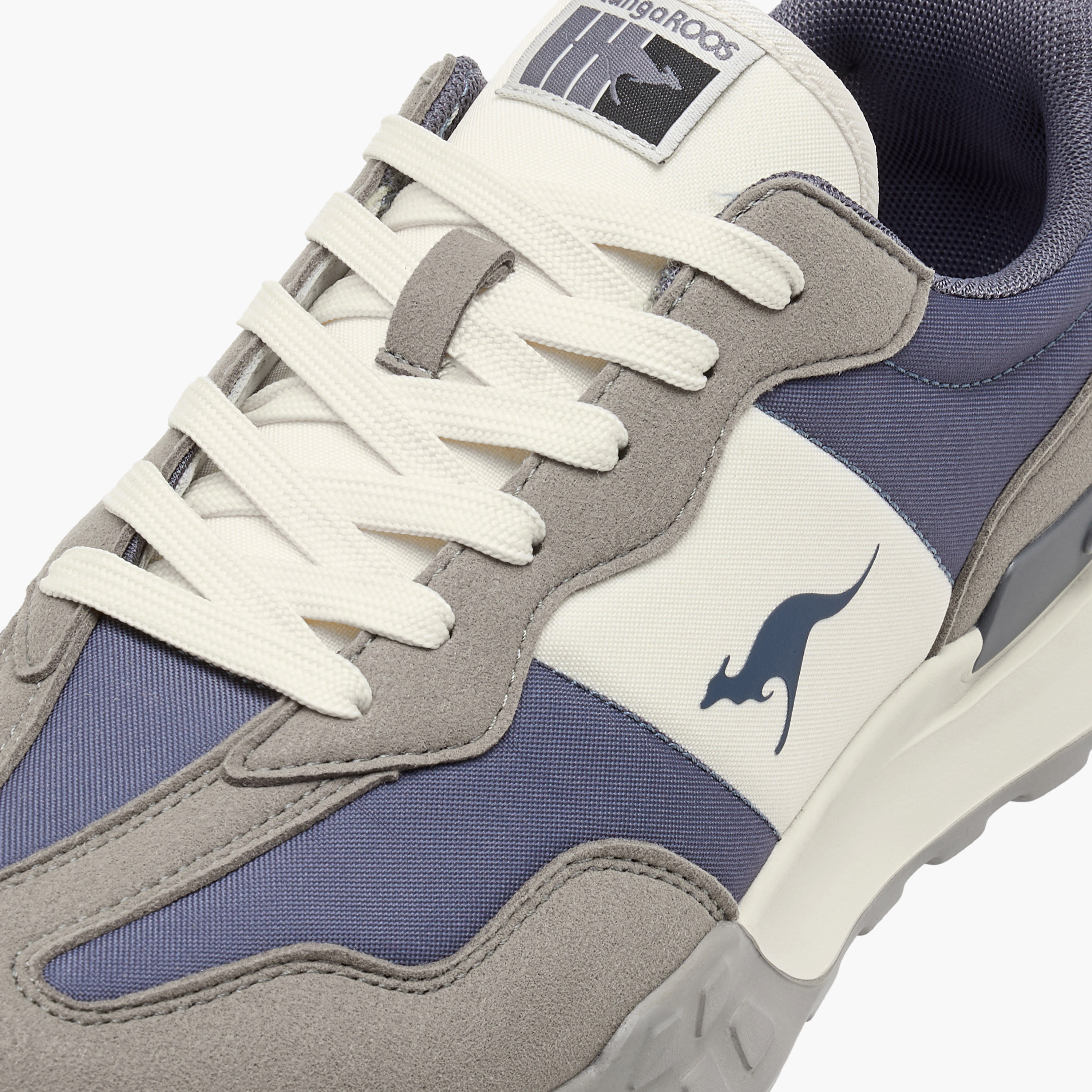 كانجاروز - حذاء رياضي رجالي مع تفاصيل الشعار ورباط إغلاق-sports-men-shoes-image-4