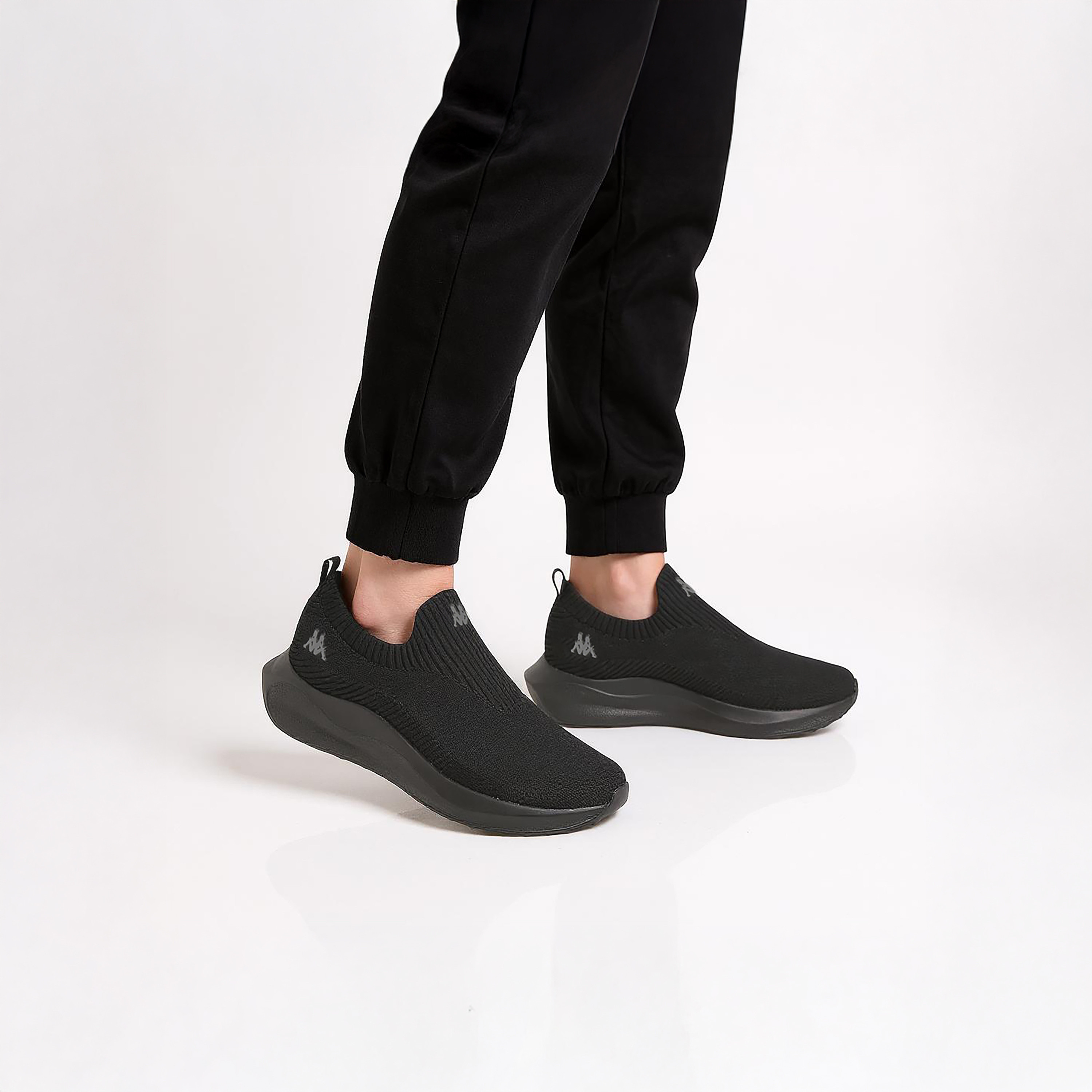 حذاء رياضي بارز الملمس سهل الارتداء بلسان سحب للرجال من كابا-men-shoes-sneakers-image-3