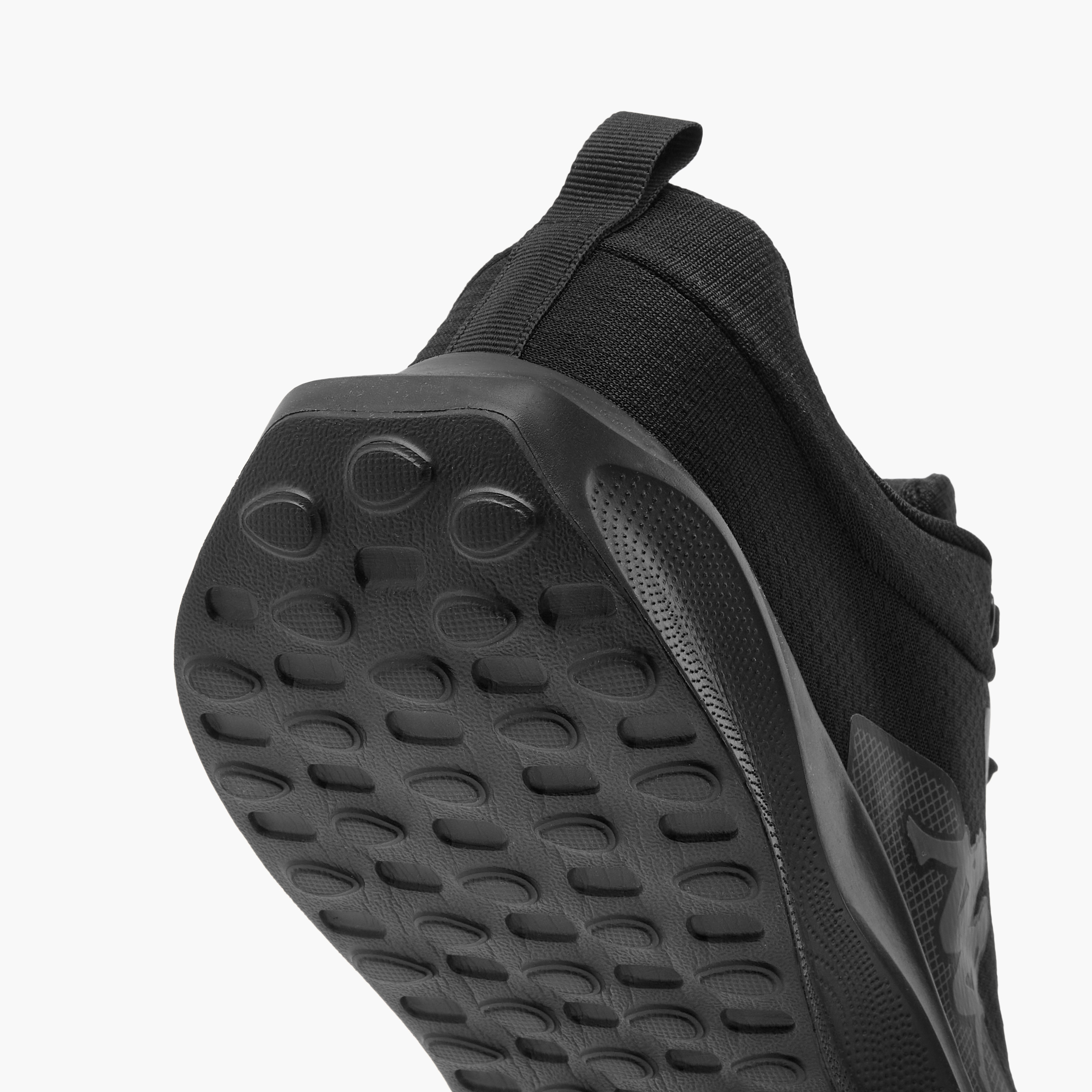 حذاء رياضي بشعار ورباط إغلاق للرجال من كابا-sports-men-shoes-image-7