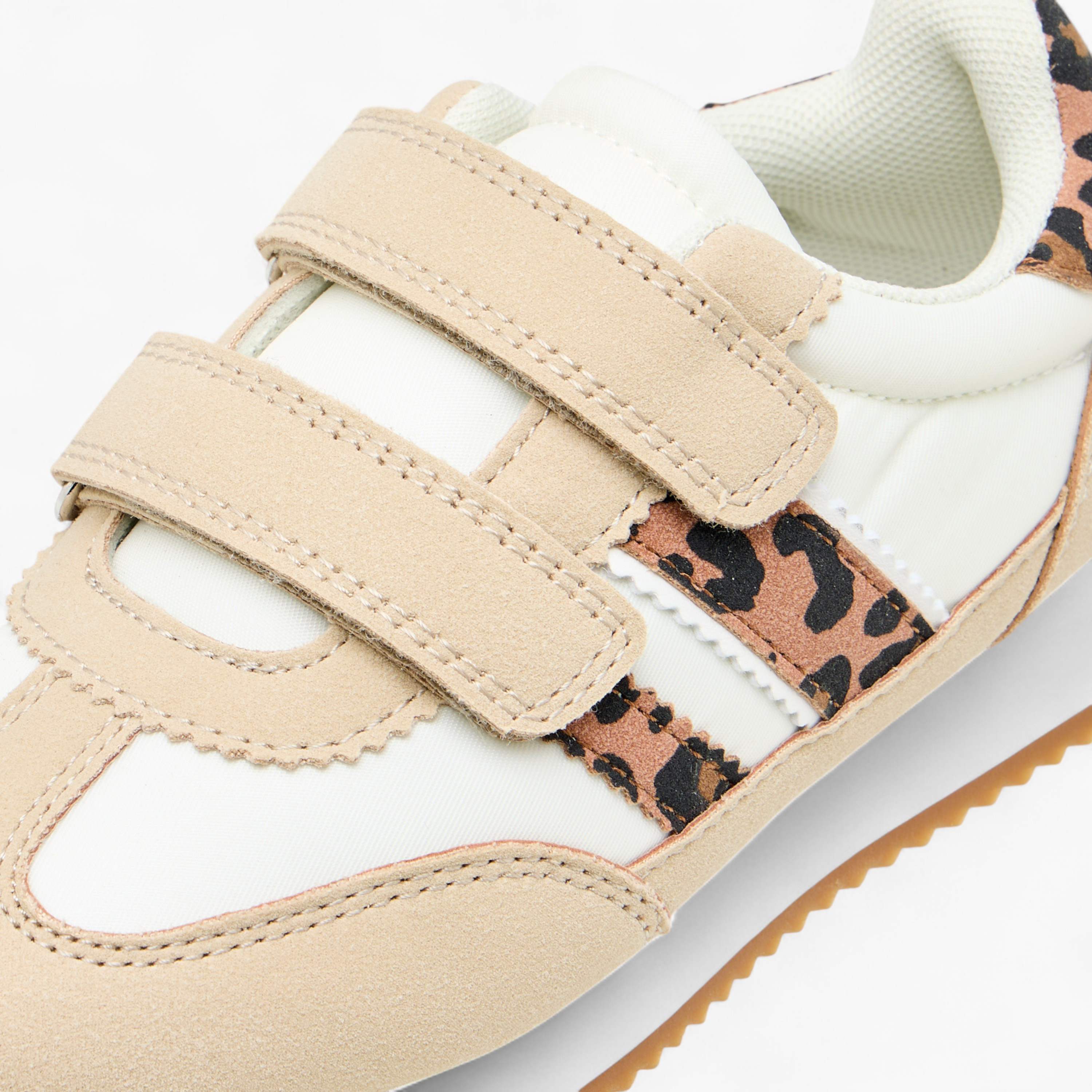 حذاء سنيكرز بشريط إغلاق لاصق وطبعات من جونيورز-girls-shoes-sneakers-image-4