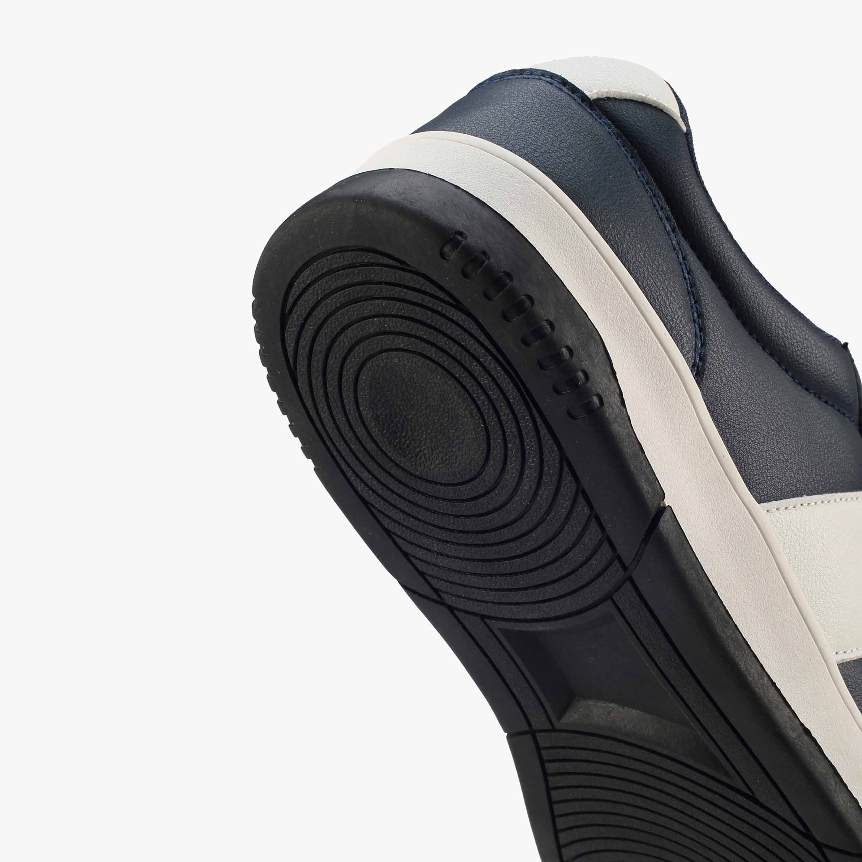 حذاء سنيكرز طول الكاحل برباط إغلاق للرجال من أل بي أل من شو إكسبريس-men-shoes-sneakers-image-10