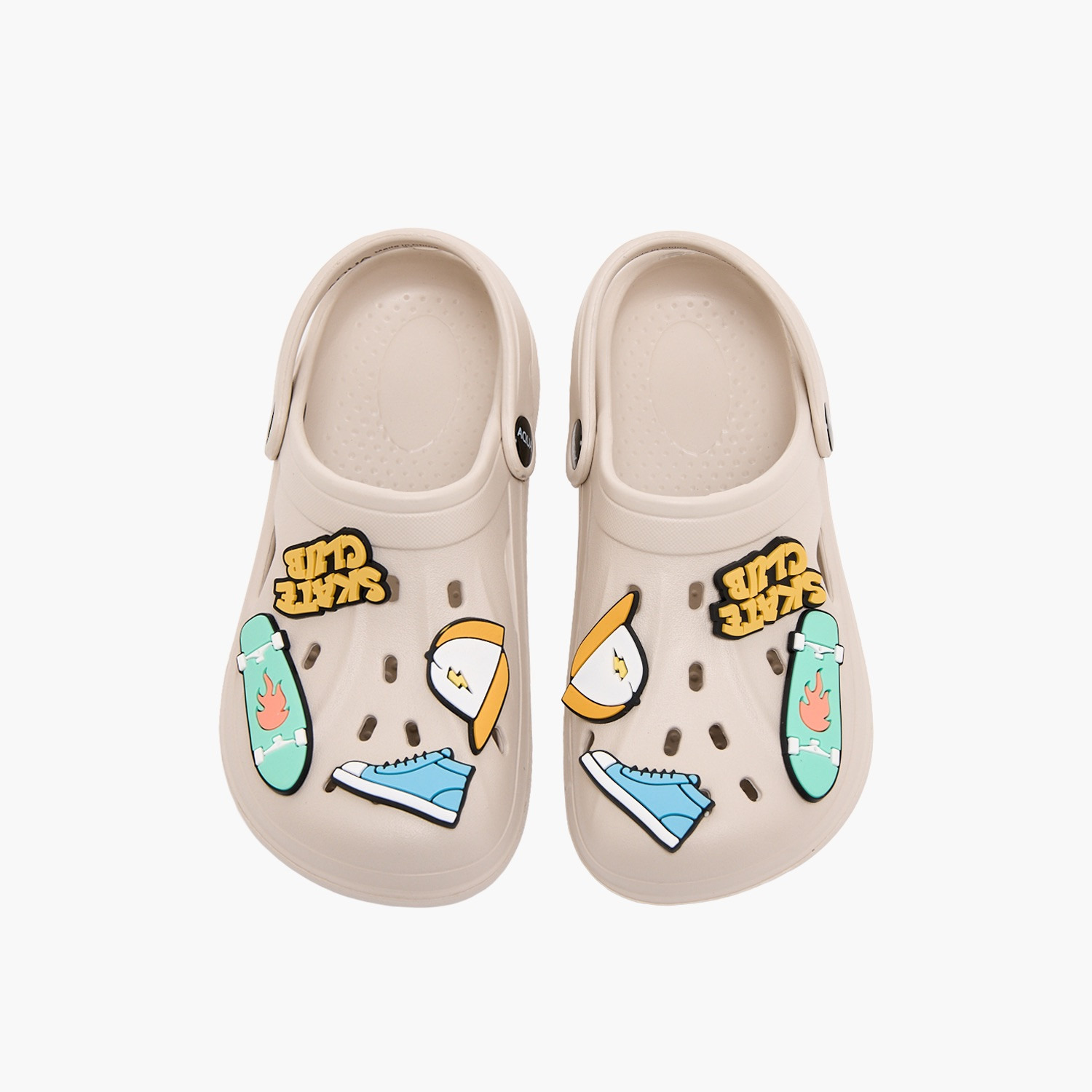 صندل كلوج بتعليقات مستوحاة من عالم التزلج للأولاد من أكوا-boys-shoes-flipflopsandslides-image-1