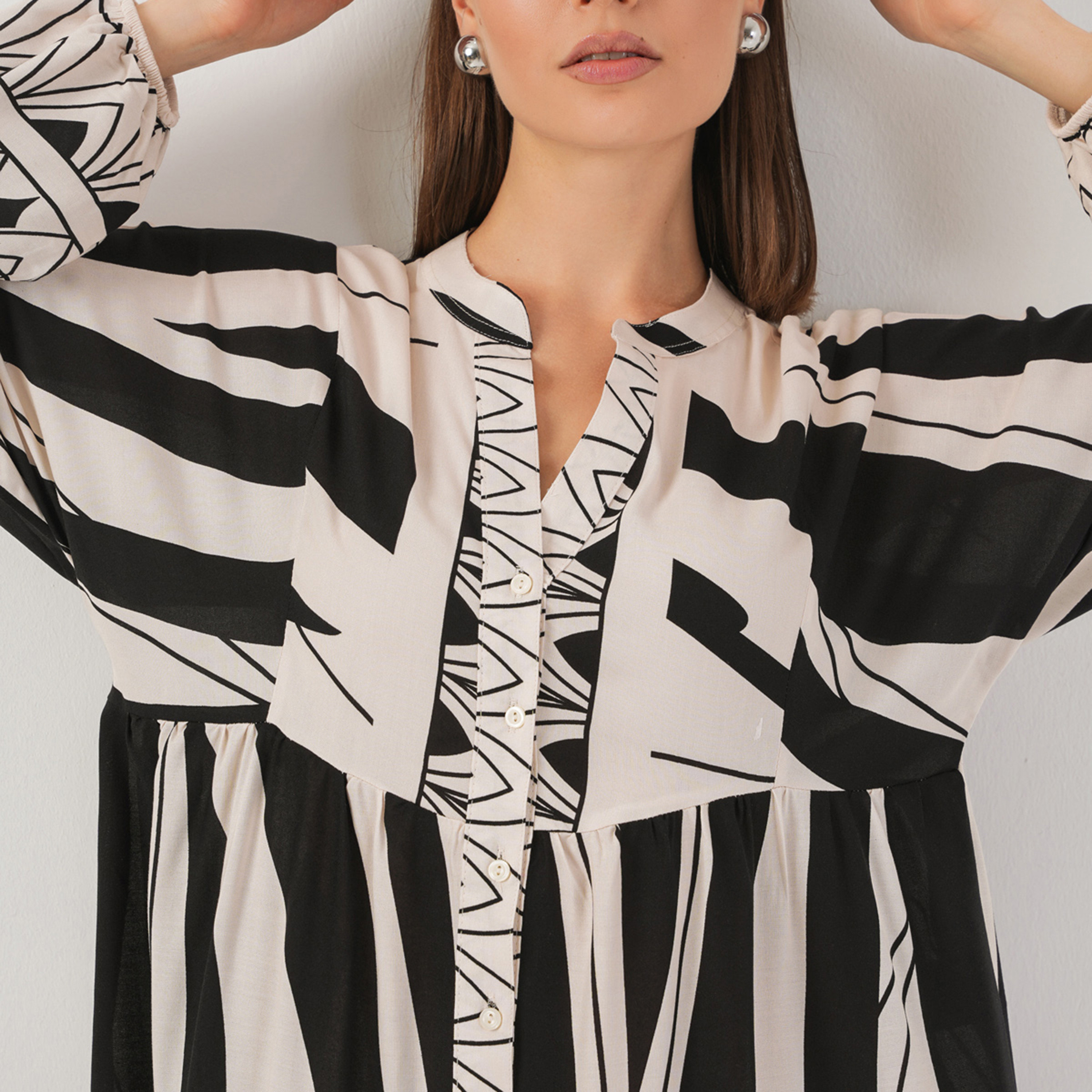 فستان ماكسي نسائي واسع بياقة ماندارين وطبعة ملونة من بيجدارت-women-clothing-dresses-image-5