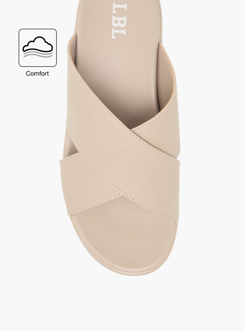 صندل مريح سهل الارتداء بارز الملمس بحزام متقاطع من إل بي إل من شو إكسبرس-men-shoes-sandals-image-2