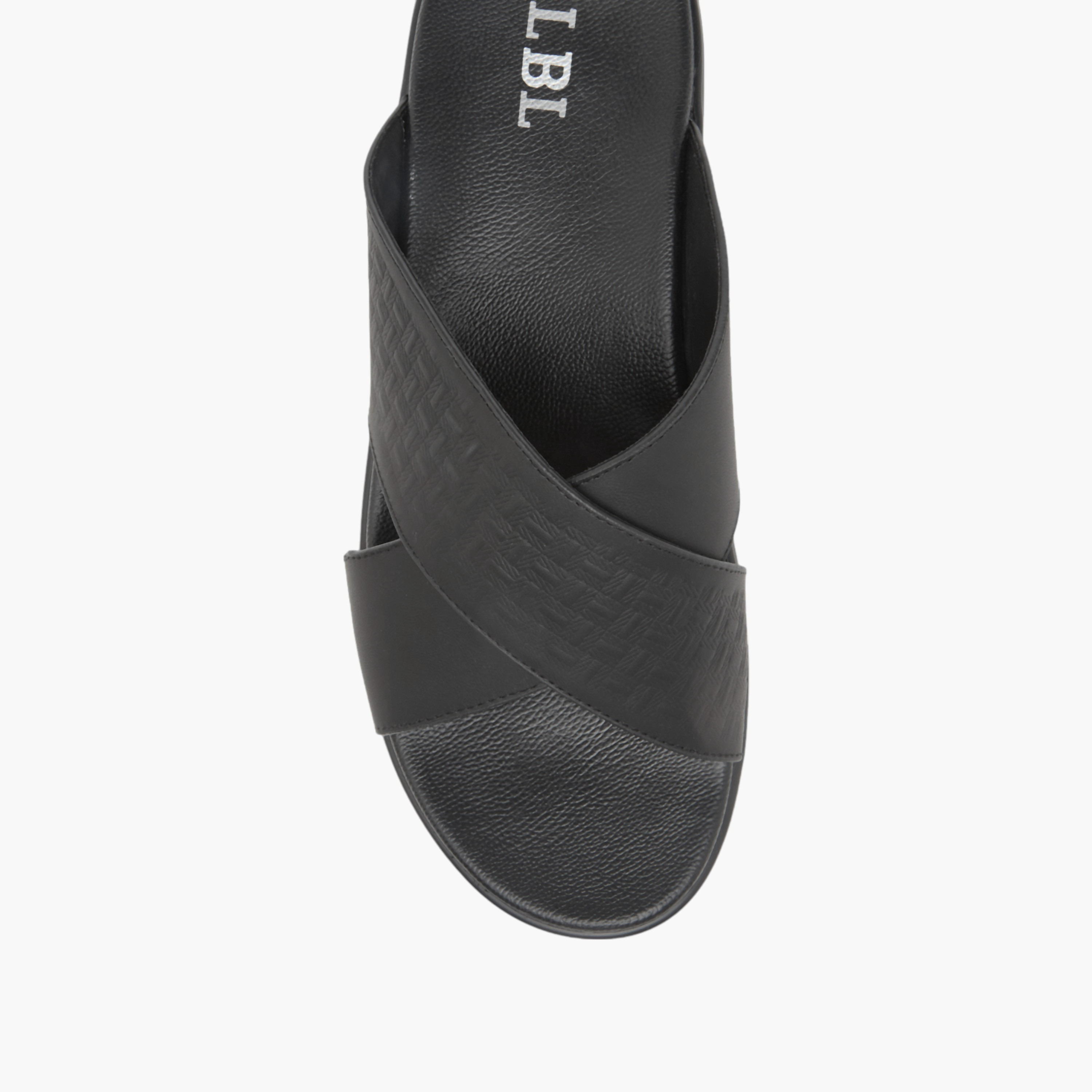 صندل مريح سهل الارتداء بارز الملمس بحزام متقاطع من إل بي إل من شو إكسبرس-men-shoes-sandals-image-3