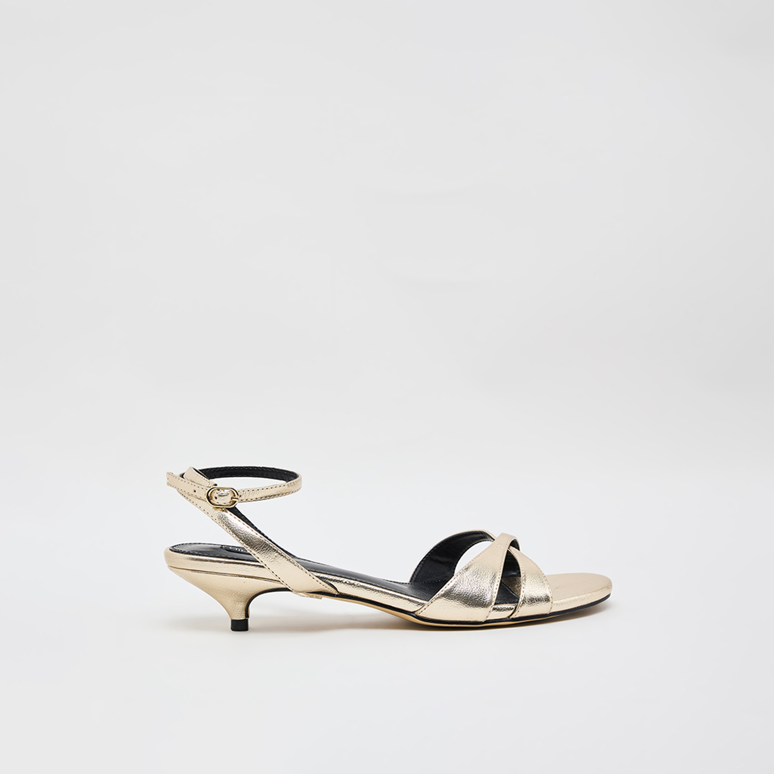ناين ويست - صندل نسائي كعب منخفض بإبزيم | 259-67-01-women-shoes-sandals-heeled-image-3