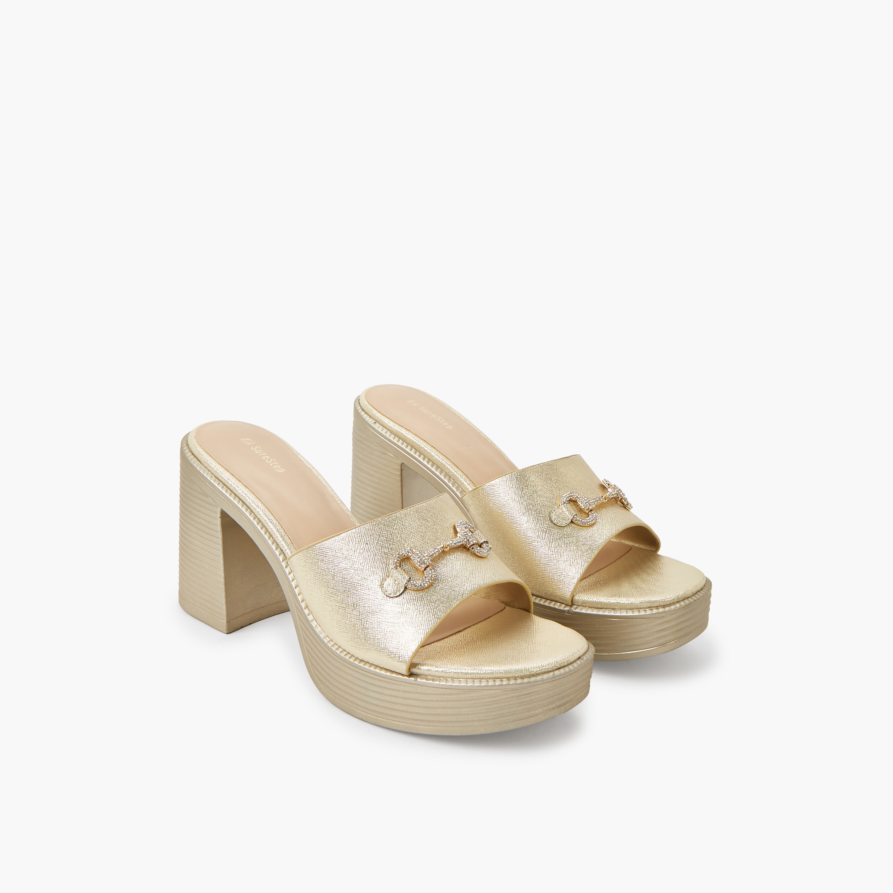 صندل معدني خفيف الوزن بكعب عريض وإبزيم مزين للنساء من شورستيب-women-shoes-sandals-heeled-image-1