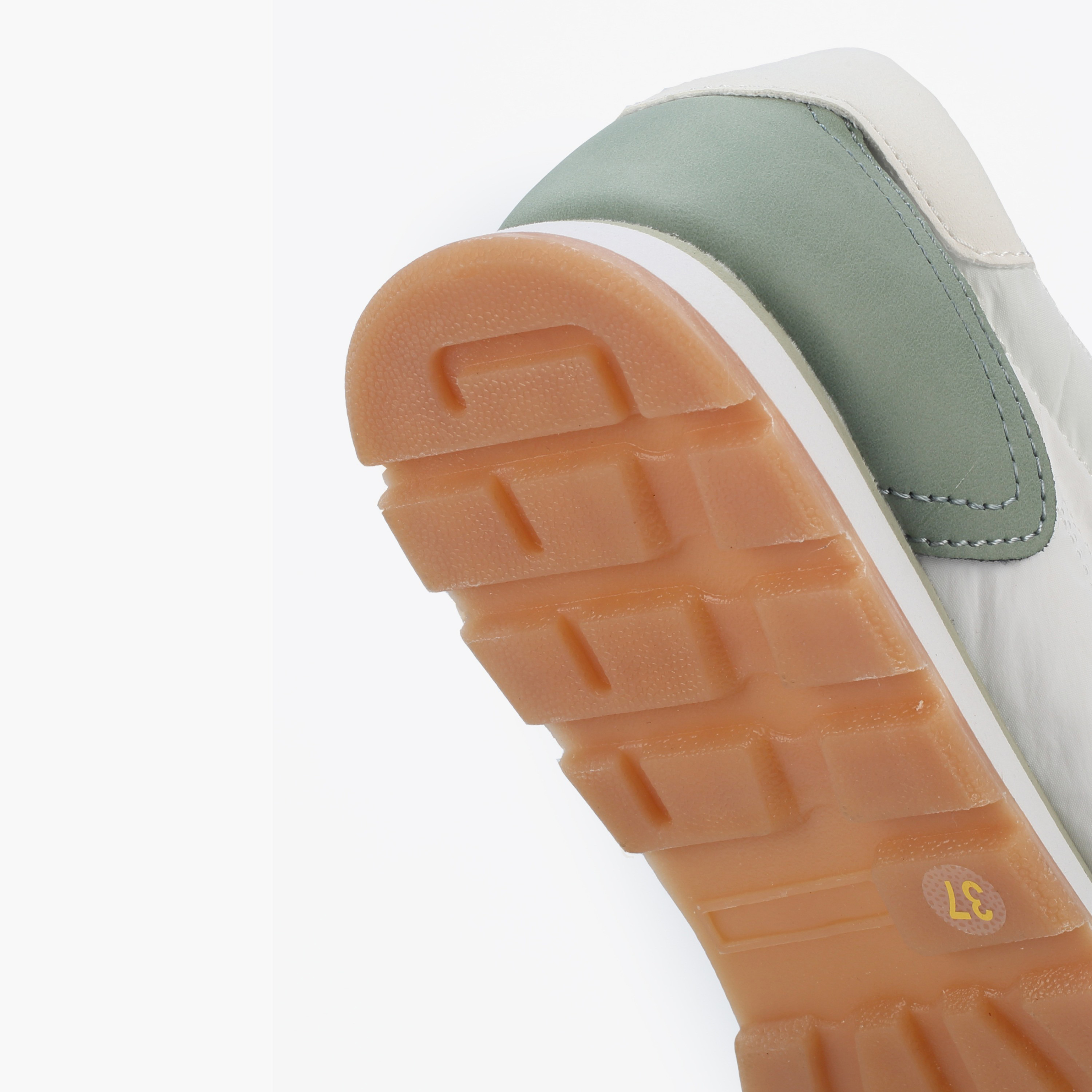 حذاء سنيكرز برباط إغلاق للنساء من لي كوبر-women-shoes-sneakers-image-5