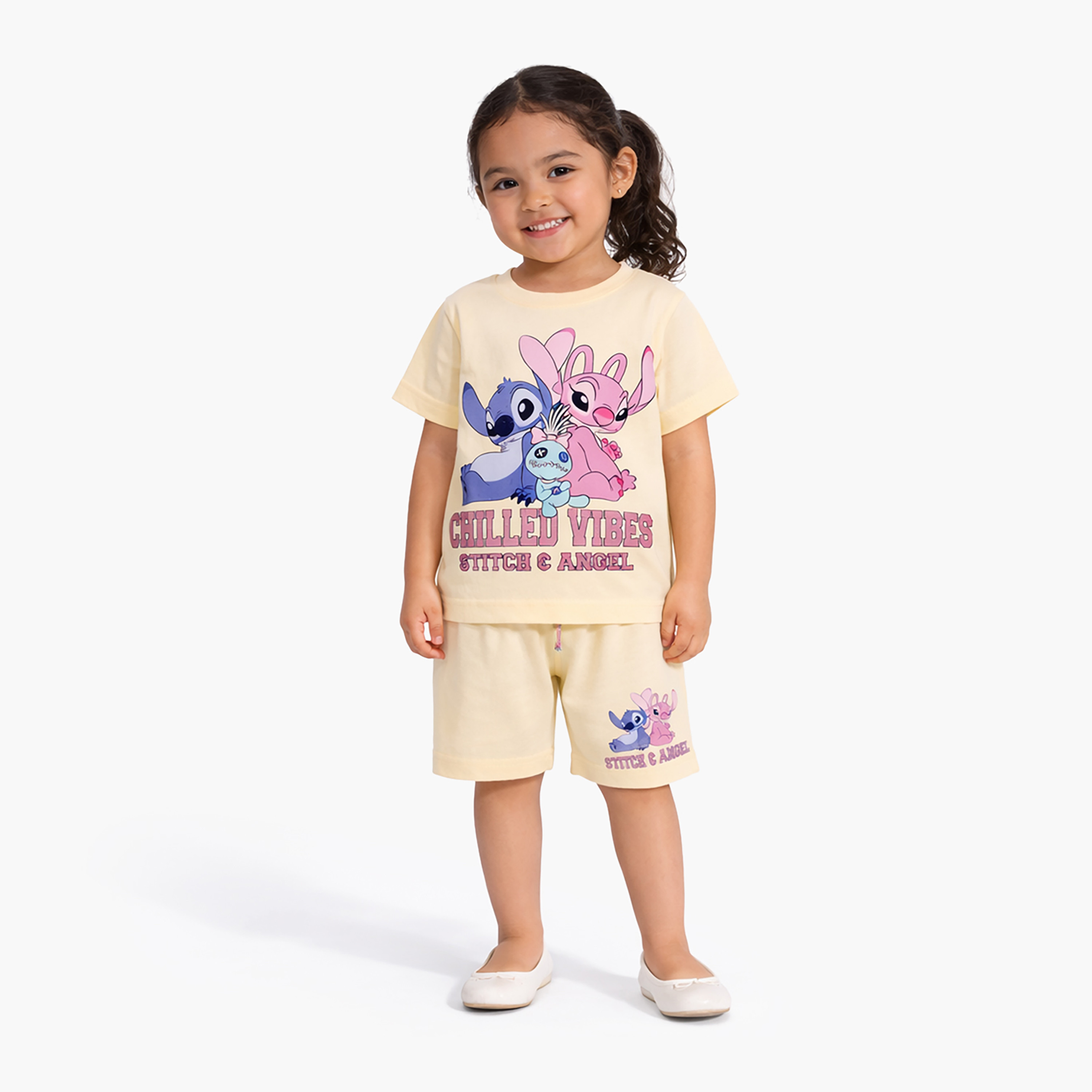 طقم تيشيرت وشورت قطني بطبعة ليلو آند ستيتش-girls-clothing-setsandcoords-image-1