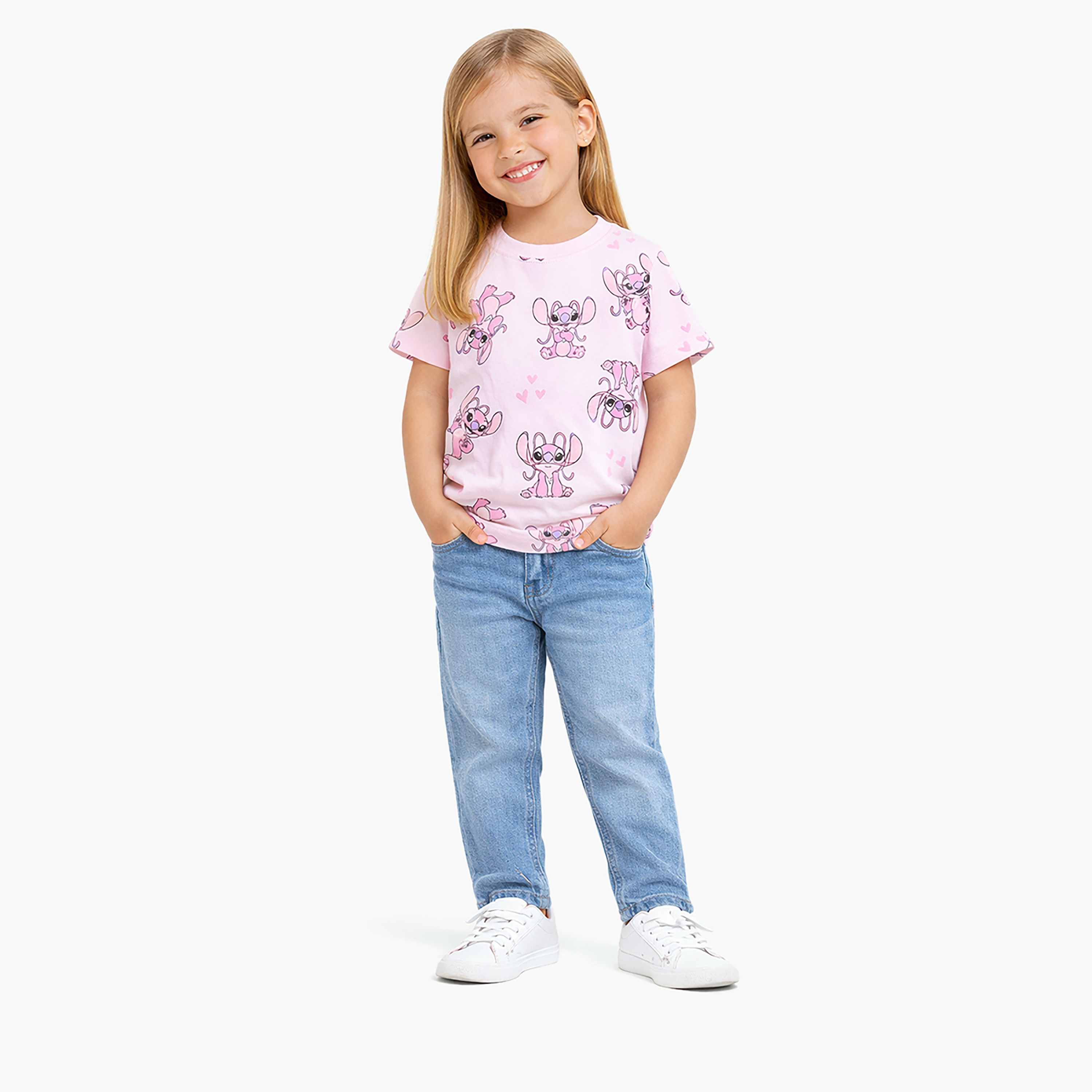 تي شيرت بأكمام قصيرة ورقبة دائرية بطبعة ليلو وستيتش-girls-clothing-tshirts-image-1