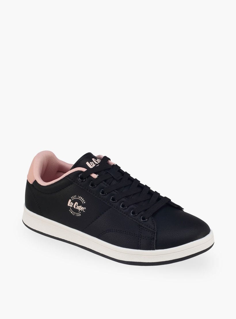 حذاء سنيكرز برباط إغلاق للنساء من لي كوبر-women-shoes-sneakers-image-2