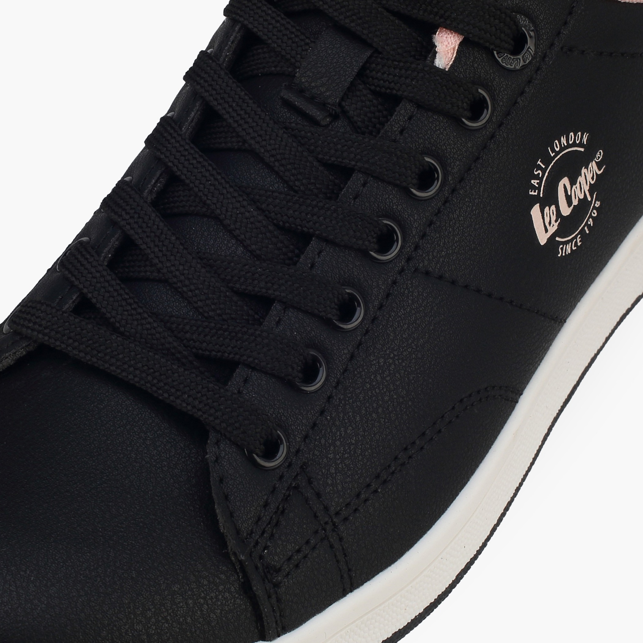 حذاء سنيكرز برباط إغلاق للنساء من لي كوبر-women-shoes-sneakers-image-4